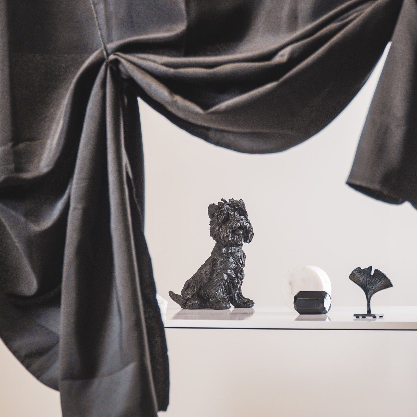 HV Terrier Hond - Zwart - 22.5x16.5x27.5 cm
