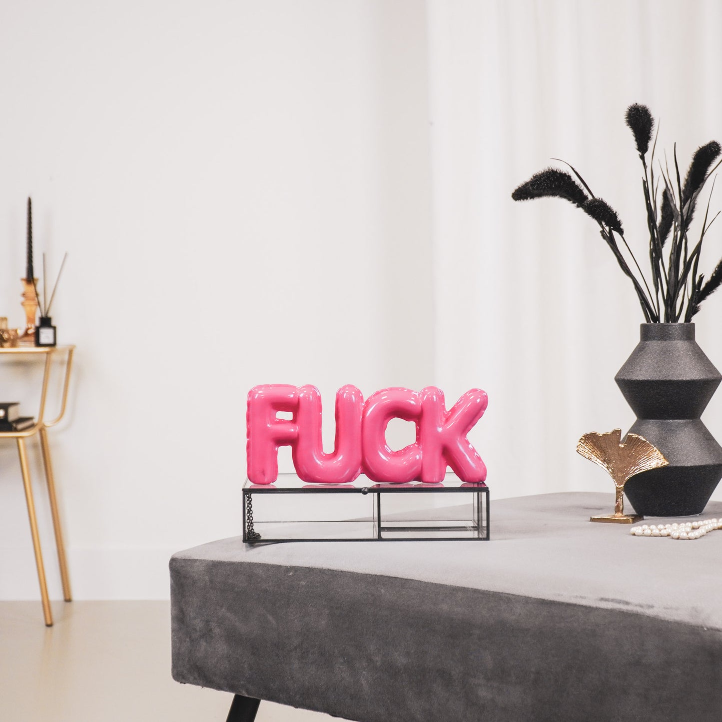 HV Ballon ornament 'FUCK'- 25x3,5x10 cm - Neon Roze