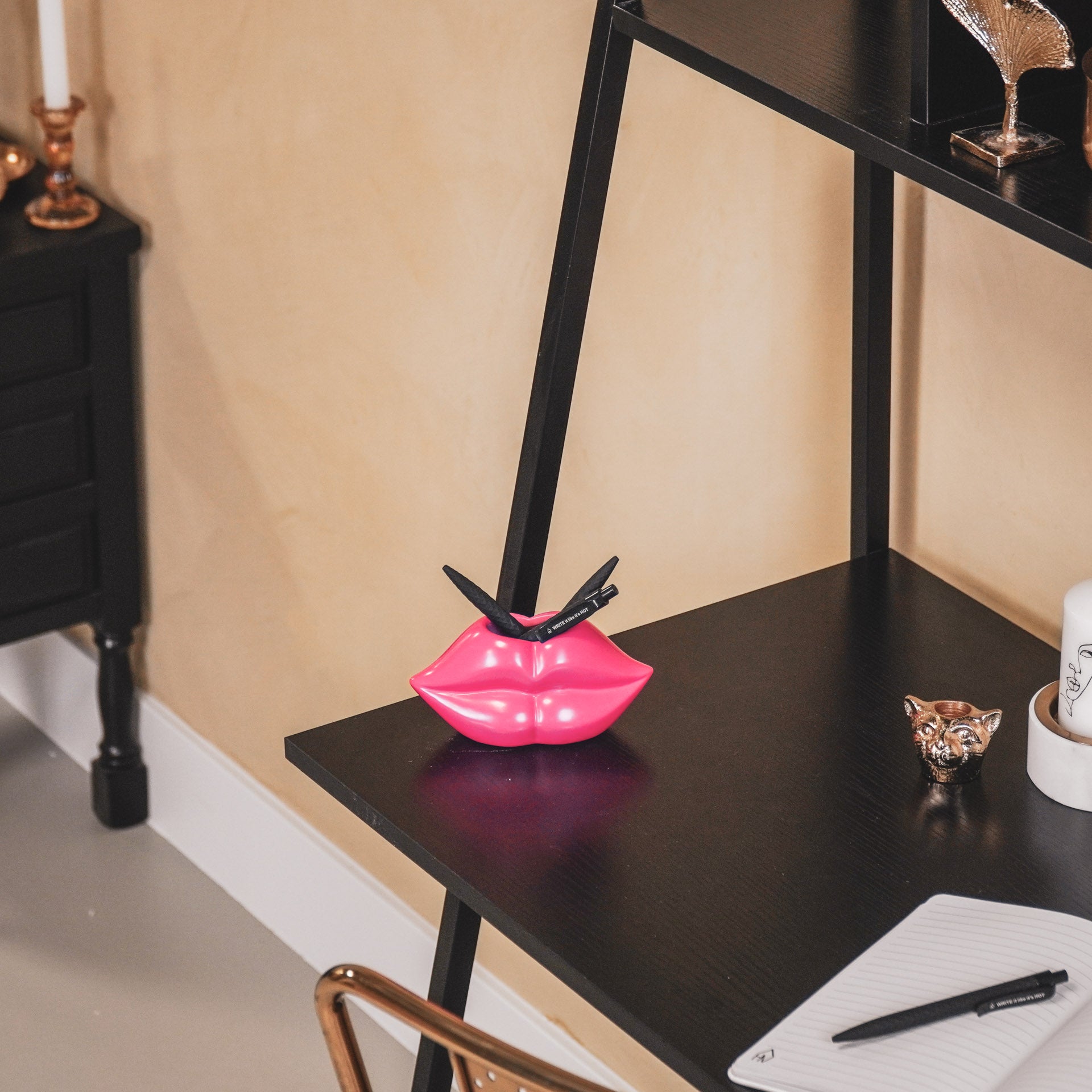 Pot - Lip - Keramiek - Neon Roze - 15,5x6,5x7,5cm