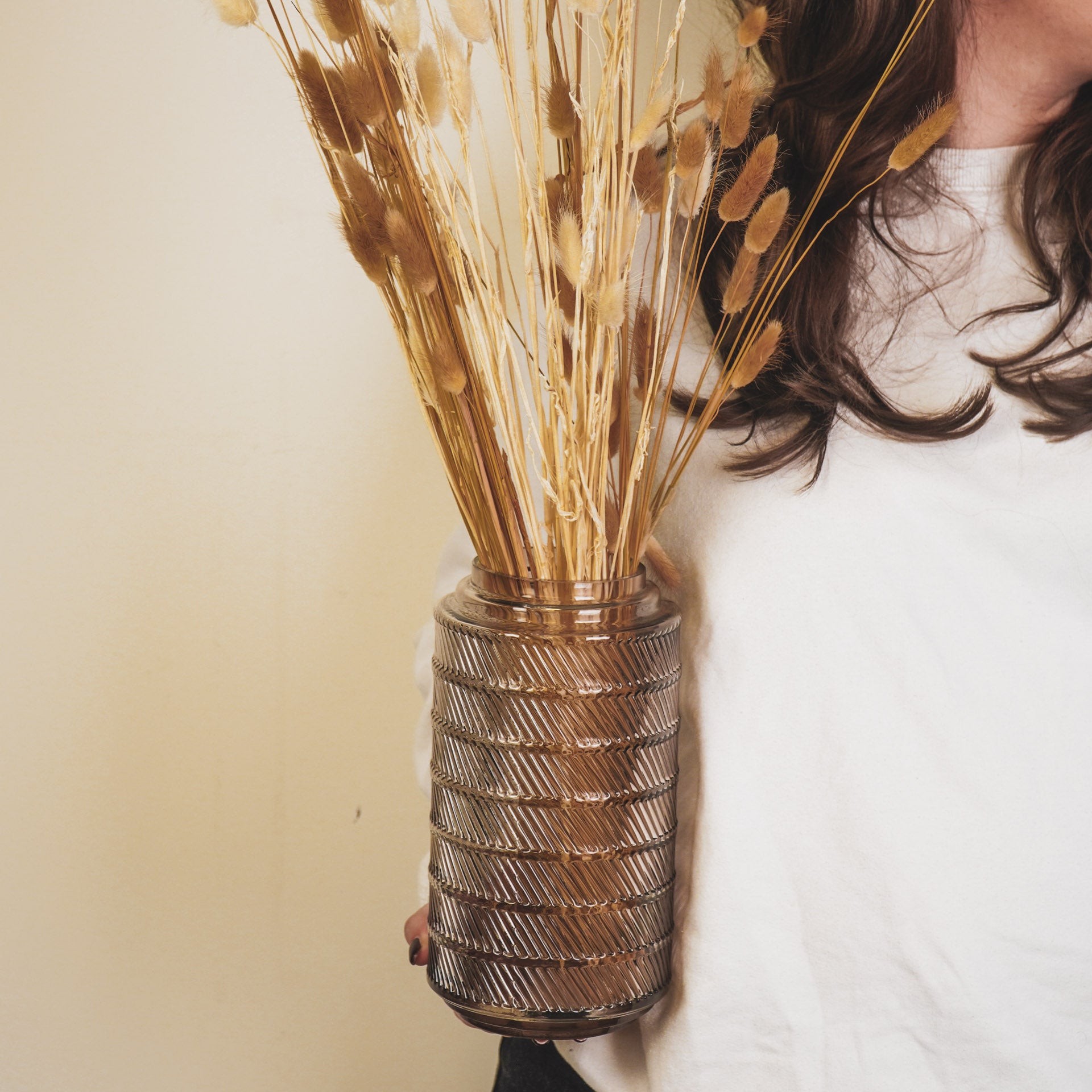 Vaas- Hoge Bloemenvaas- Relief- Glas- Bruin- 12,5x23cm