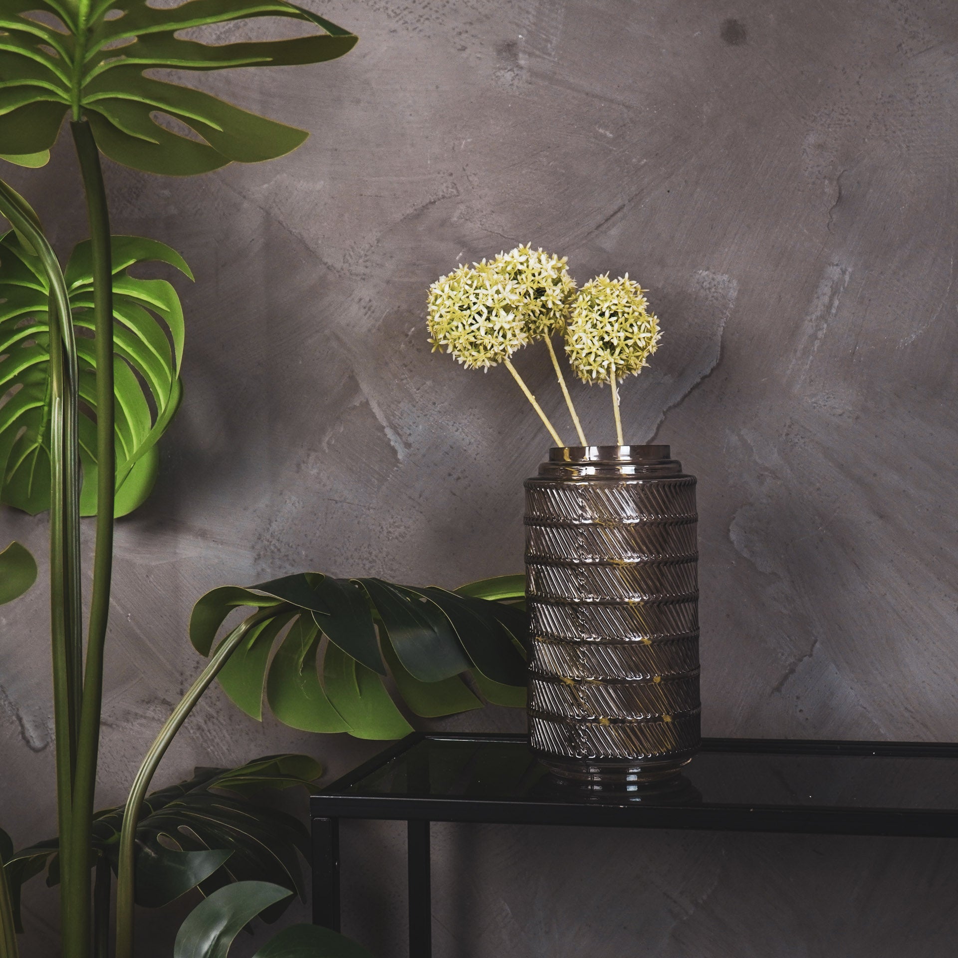 Vaas- Hoge Bloemenvaas- Relief- Glas- Grijs- 12,5x23cm