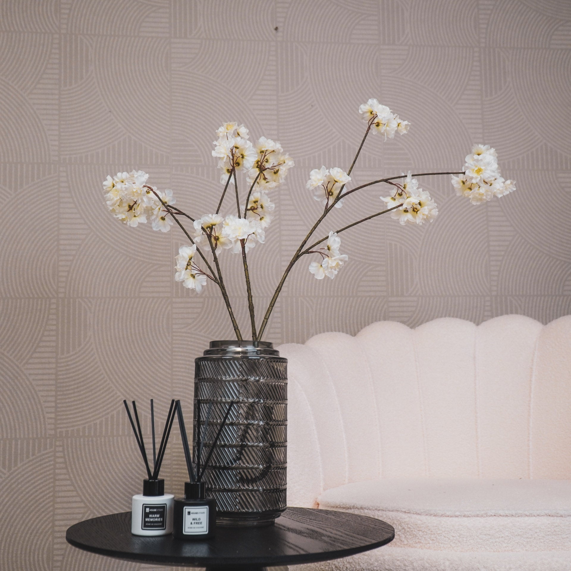 Vaas- Hoge Bloemenvaas- Relief- Glas- Grijs- 12,5x23cm