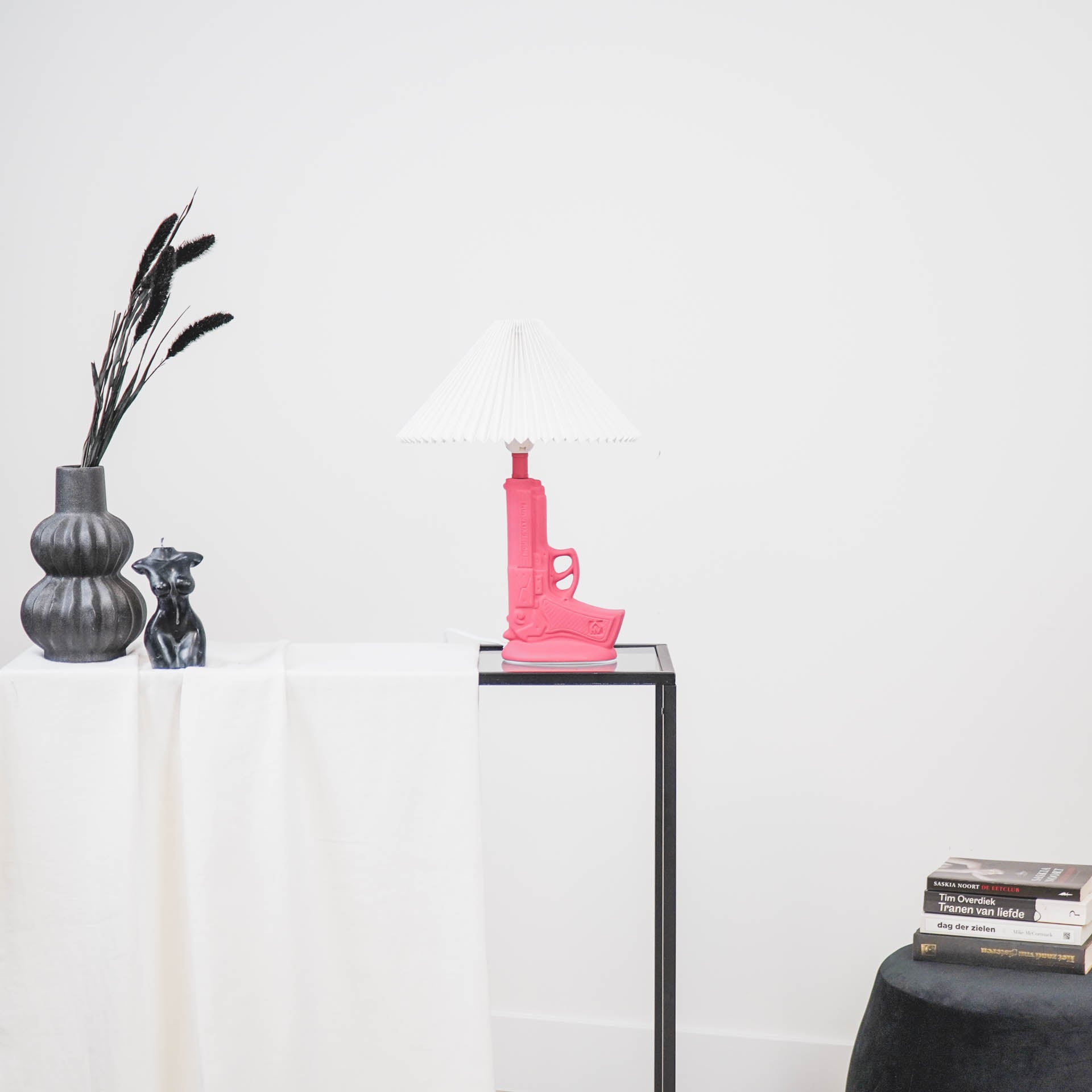 Tafellamp - Pistool - Keramiek - Neon Roze - 15x9x32cm