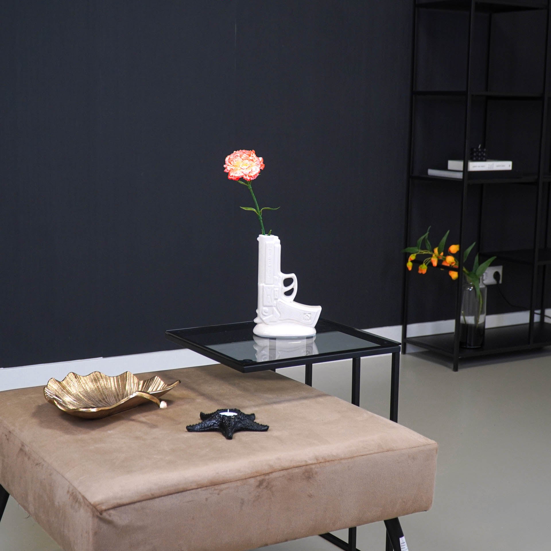 Vaas - Pistool - Keramiek - Wit - 15x9x23cm