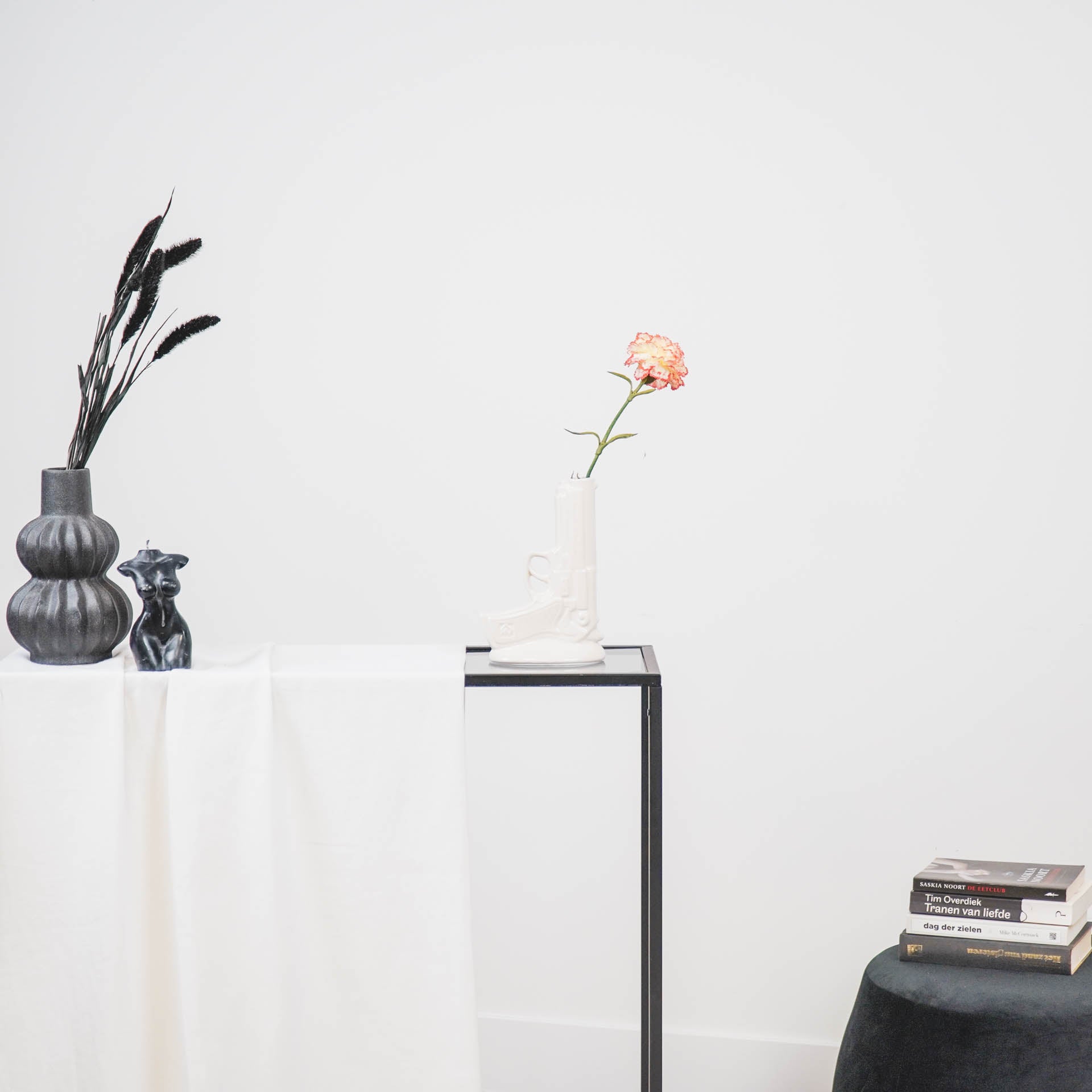 Vaas - Pistool - Keramiek - Wit - 15x9x23cm