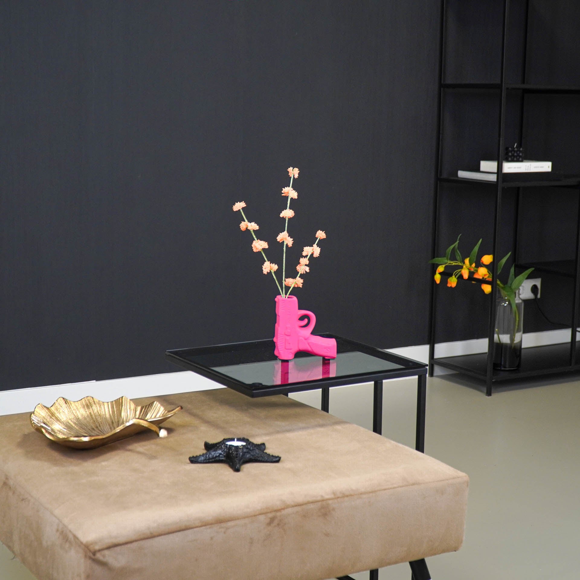 Vaas - Pistool - Keramiek- Neon Roze - 12x5x12cm