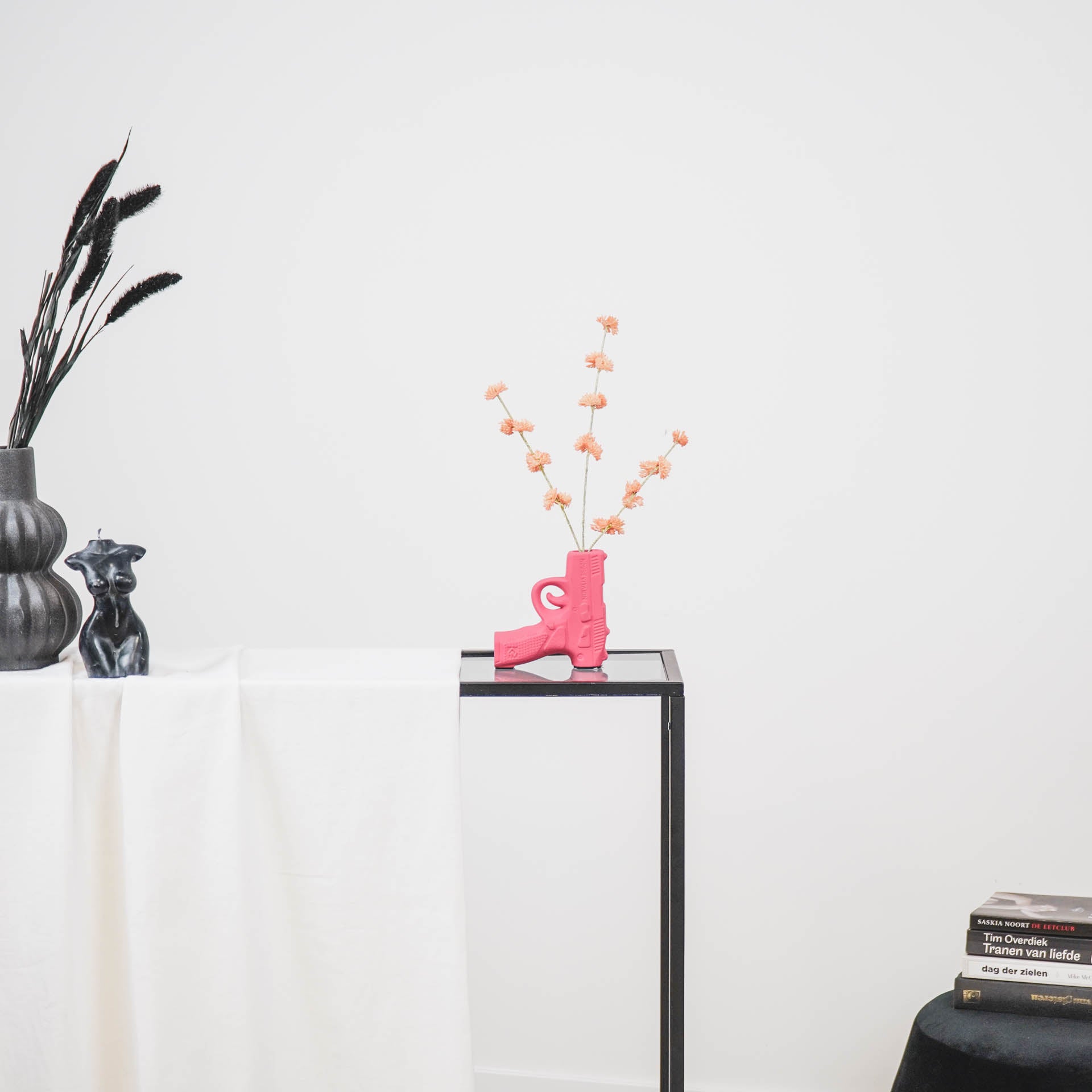 Vaas - Pistool - Keramiek- Neon Roze - 12x5x12cm