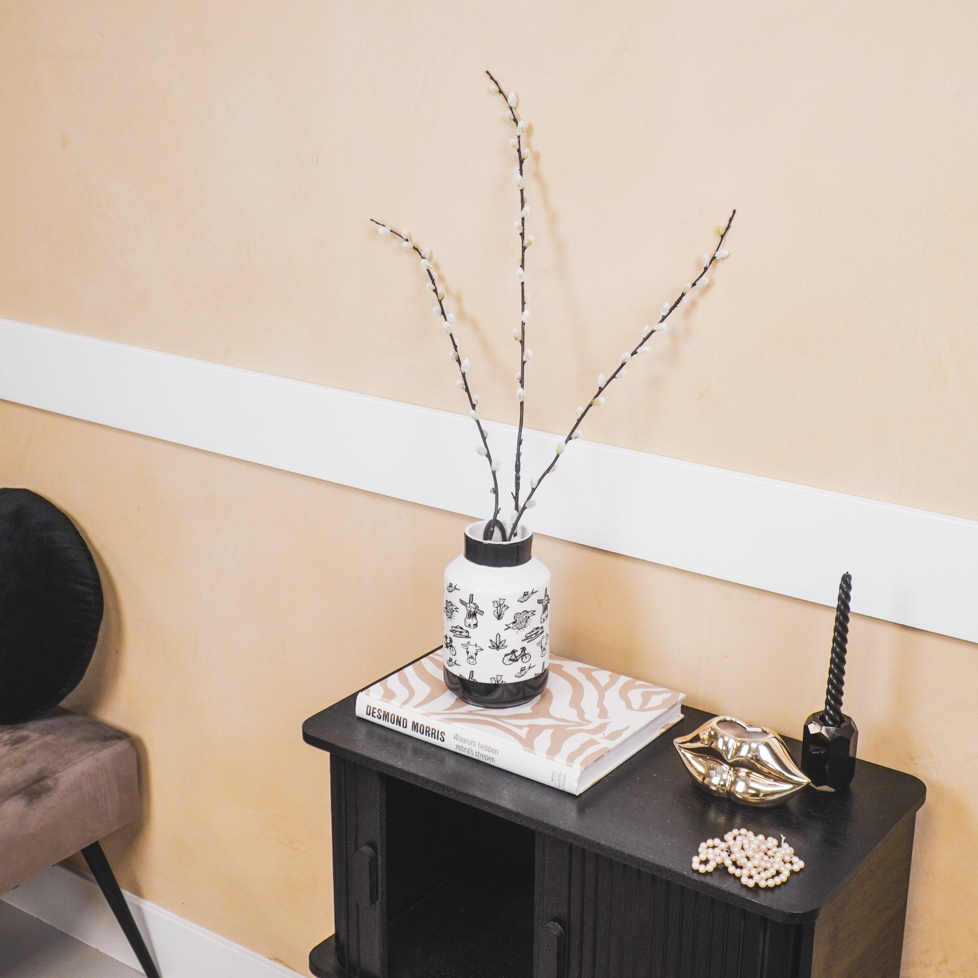 Vaas - Dutch Black Design - Newbone China - 11,5x11,5x18,5cm