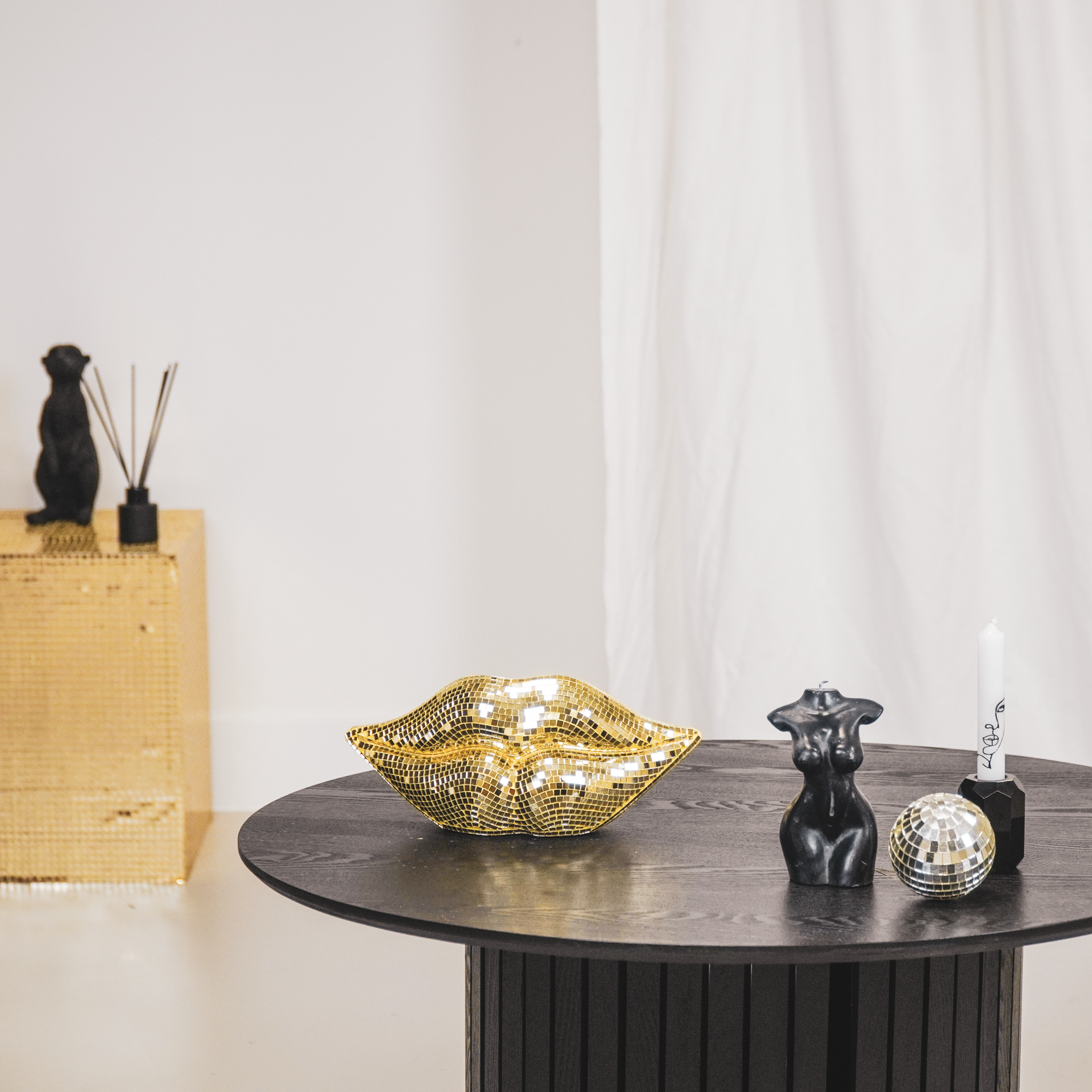 Ornament - Disco - Lip - Keramiek/Glas - Goud - 29x10x13,5cm