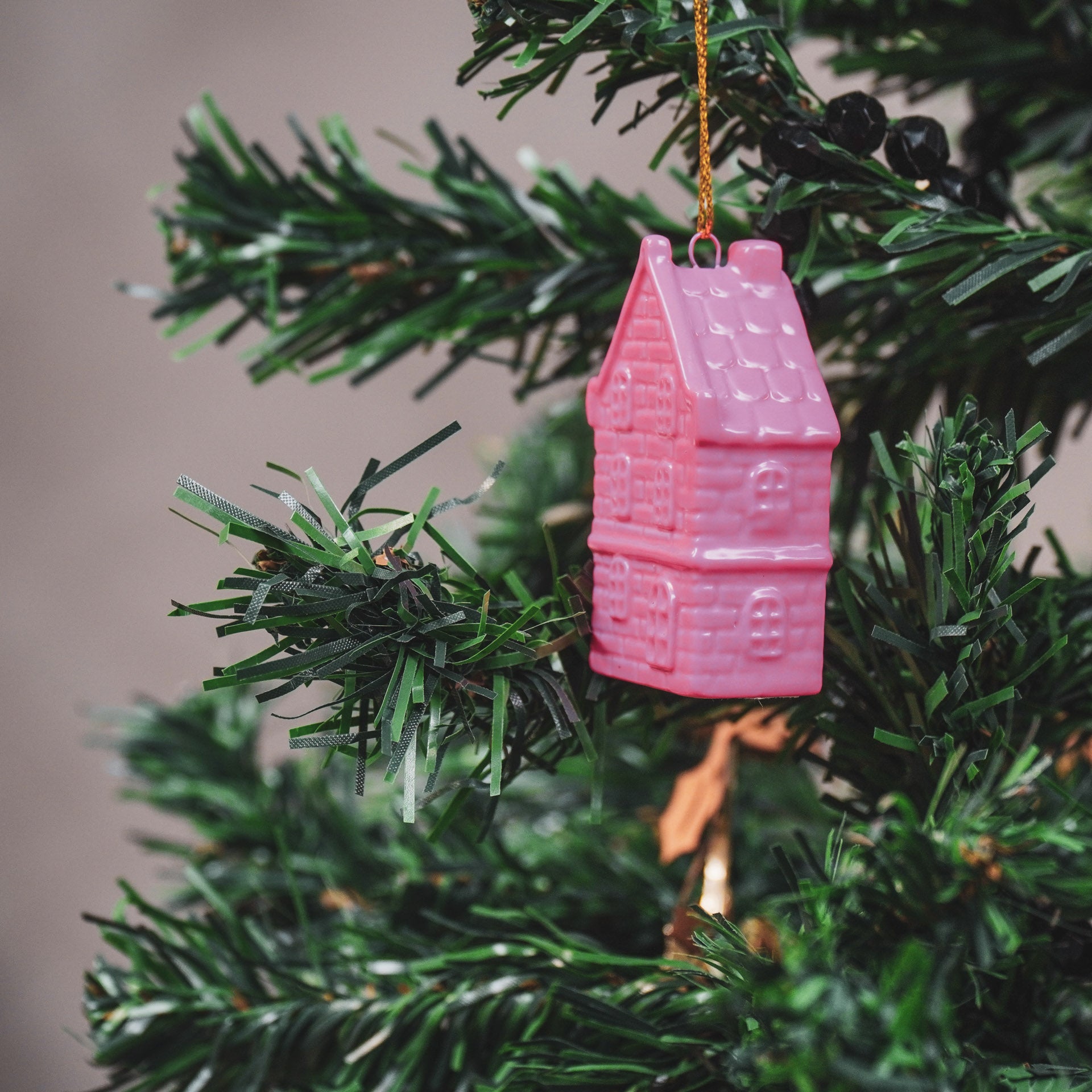 Kersthanger - Huis - Keramiek - Neon Roze - 3,5x2x6,5cm
