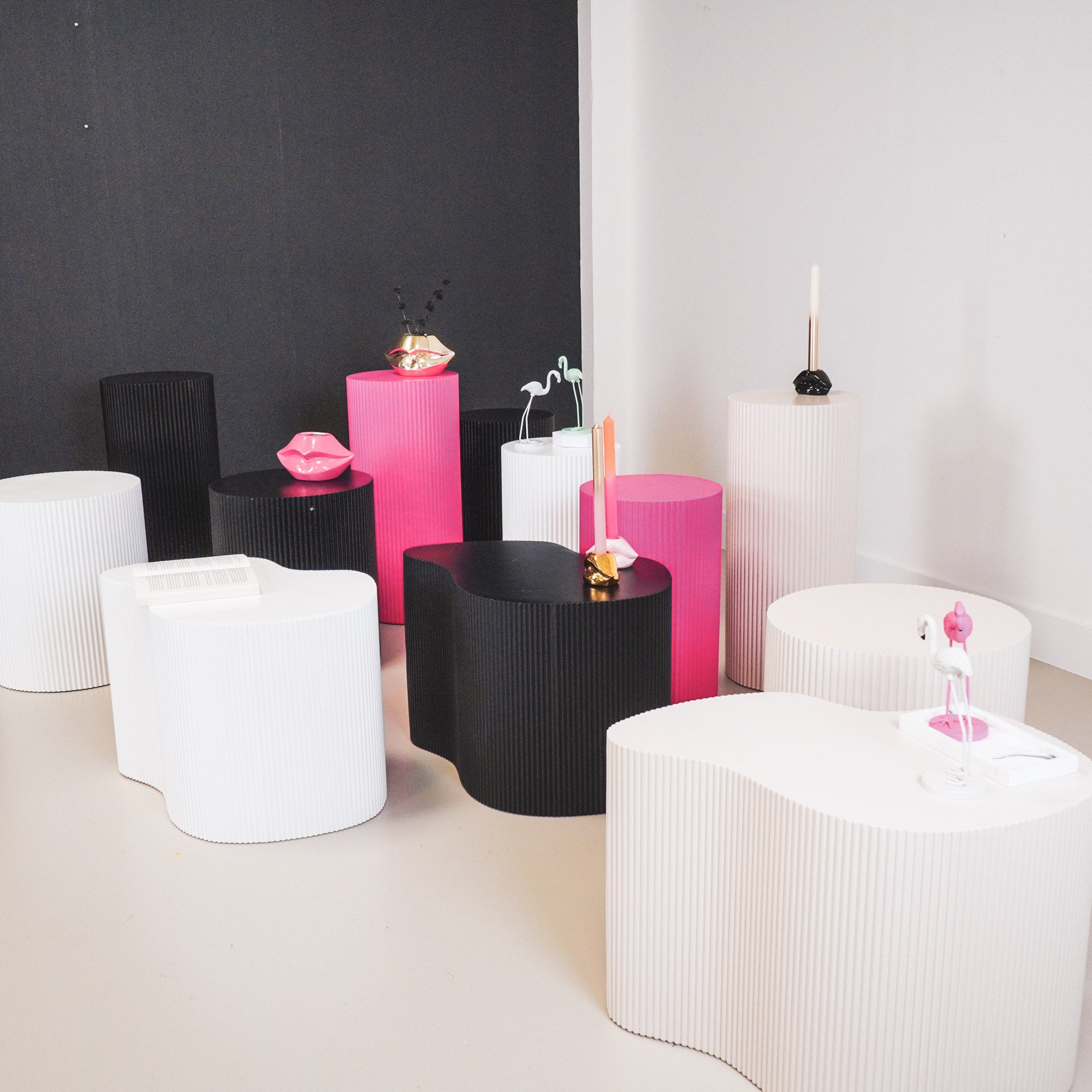 Bijzettafel /Pilaar- Cilinder - MDF - Neon Roze - 30x30x65cm