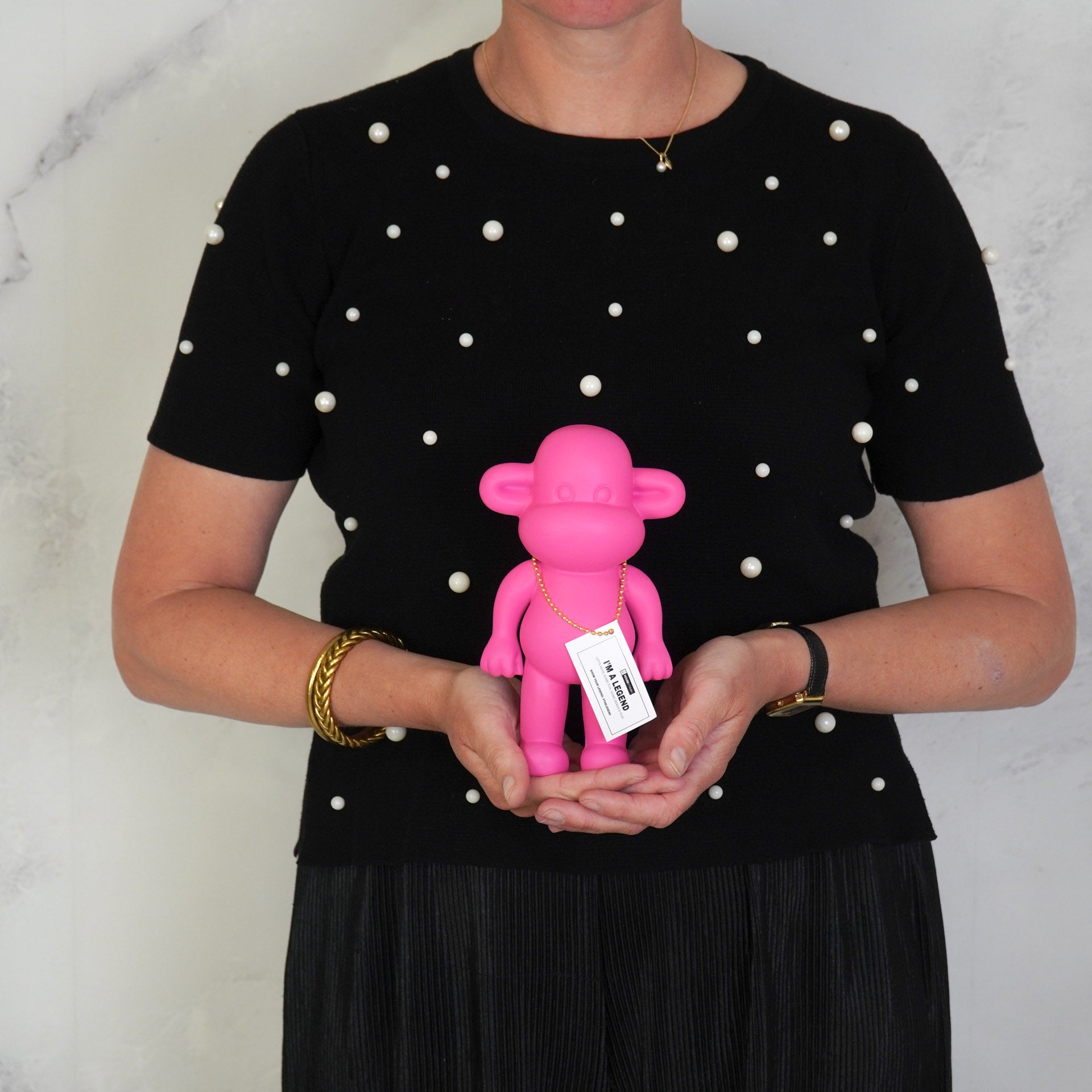 Ornament - Aap Beeld 'The Legend' - Polyresin - Roze - 11x7x19cm