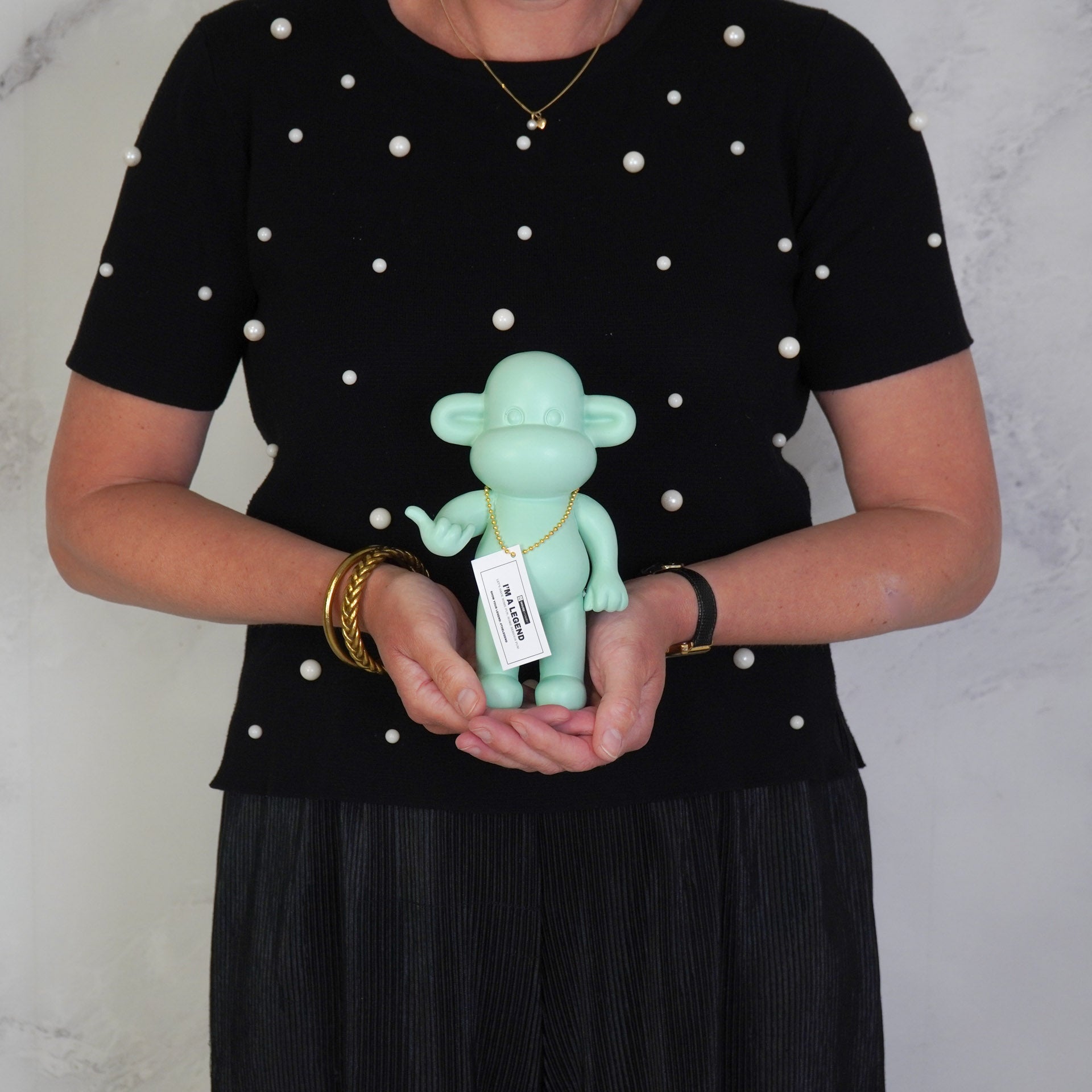 Ornament - Hang loose Aap Beeld 'The Legend' - Polyresin - Mintgroen - 11x7x19cm