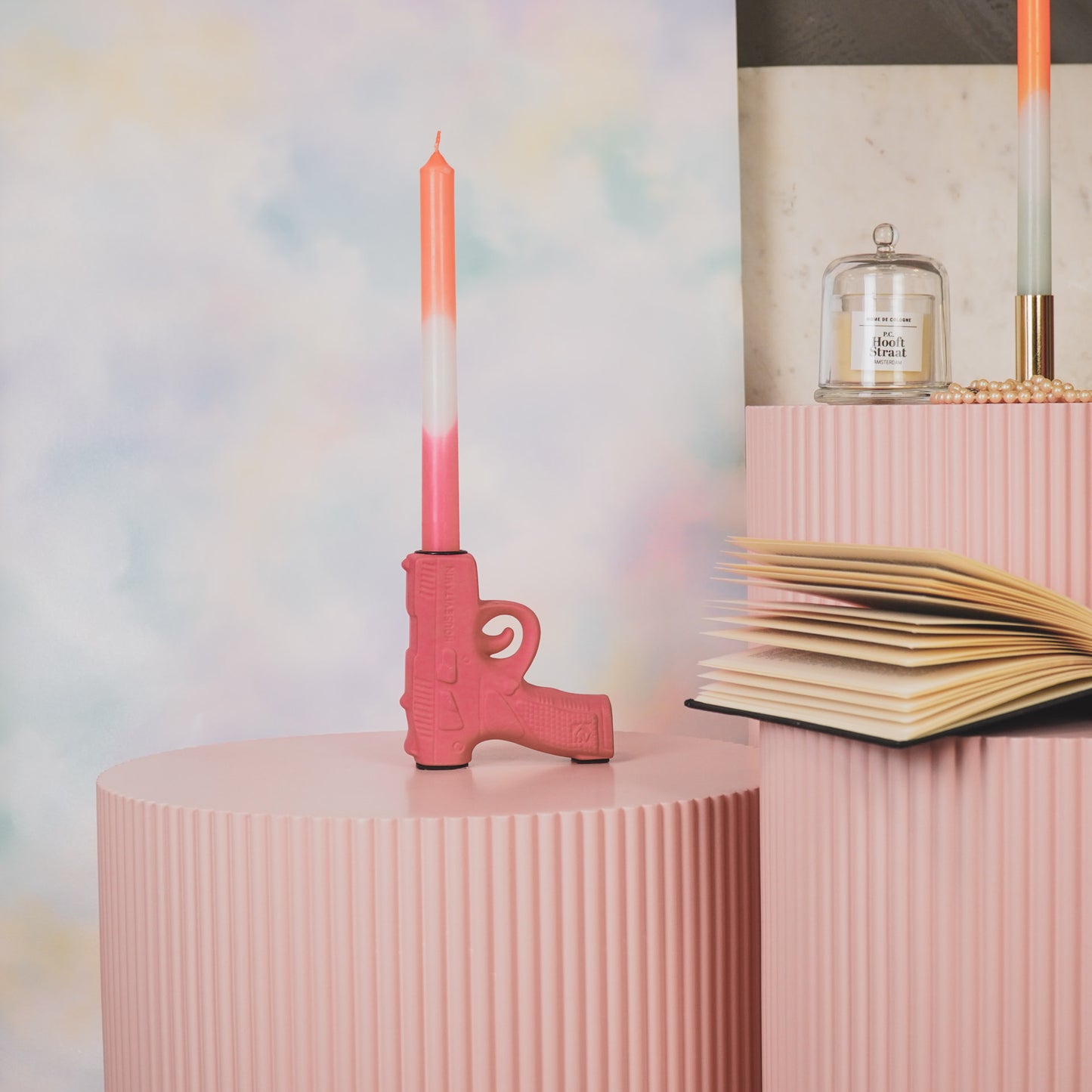 Kandelaar - Pistool - Keramiek - Fluor Roze - 12x5x12cm