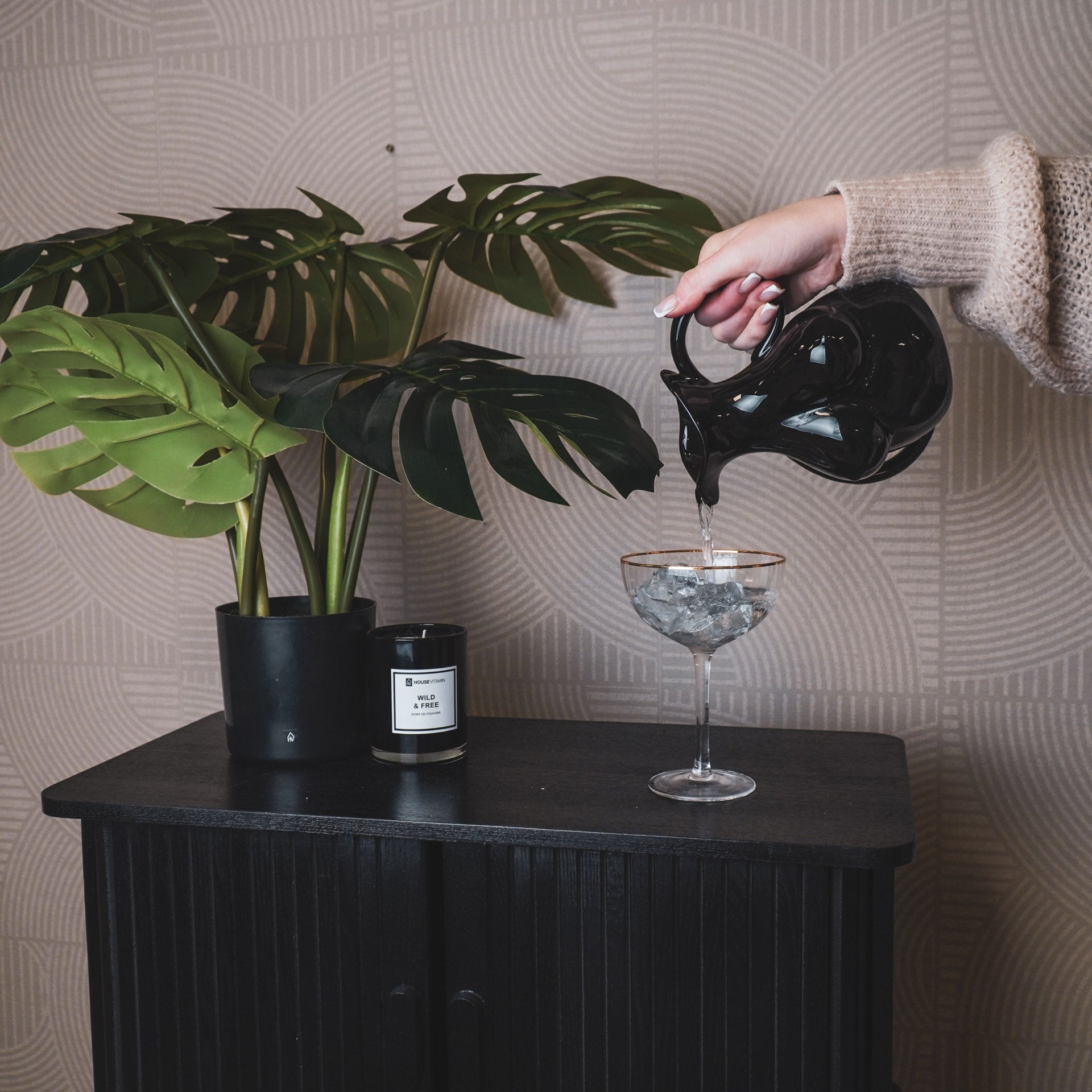 Vaas - Borsten Kan - Keramiek - Zwart - 6,5x11x18cm