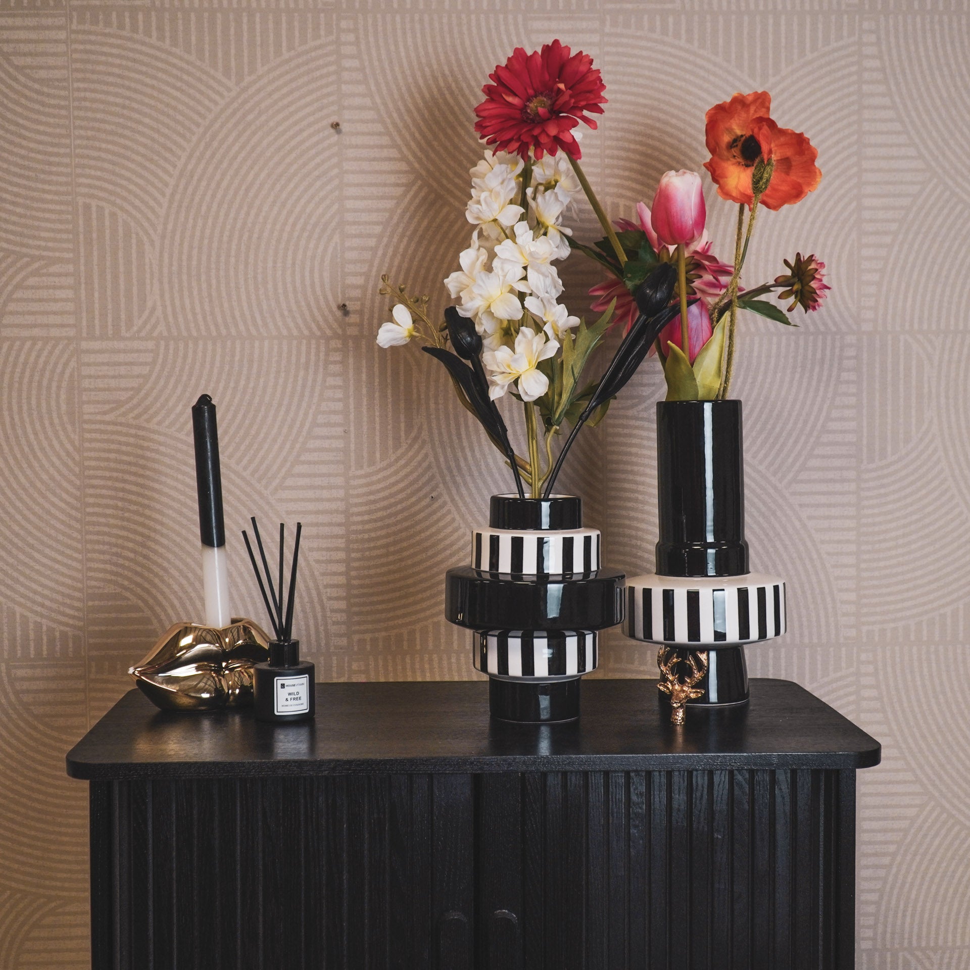 Vaas - Bretonse Streep - Keramiek - Zwart/Wit - 14x14x26 cm