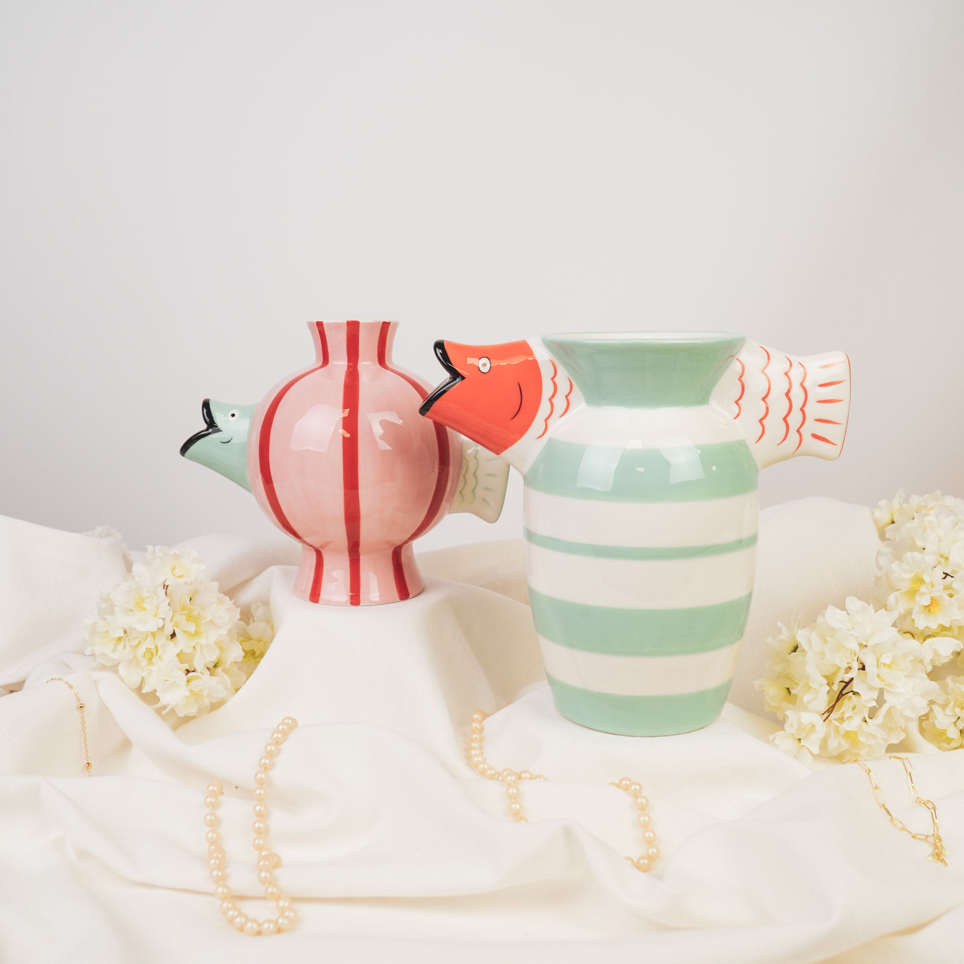 Vaas -Bloemvaas Zwemmende Vis- Dolomiet - Roze/Mint/Rood- 21.5x13x17cm