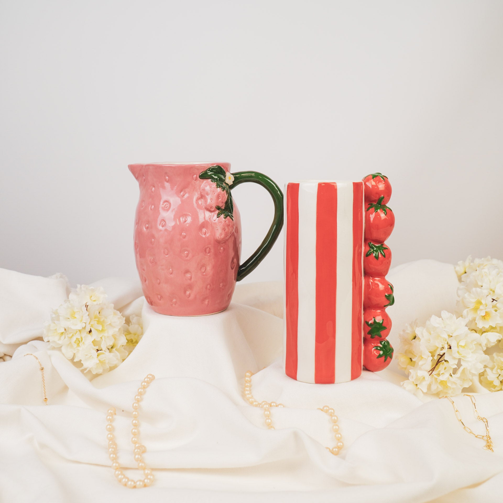 Vaas- Bloemenvaas Aardbeienrand- Dolomiet - Rood/ Wit - 12x12x21cm