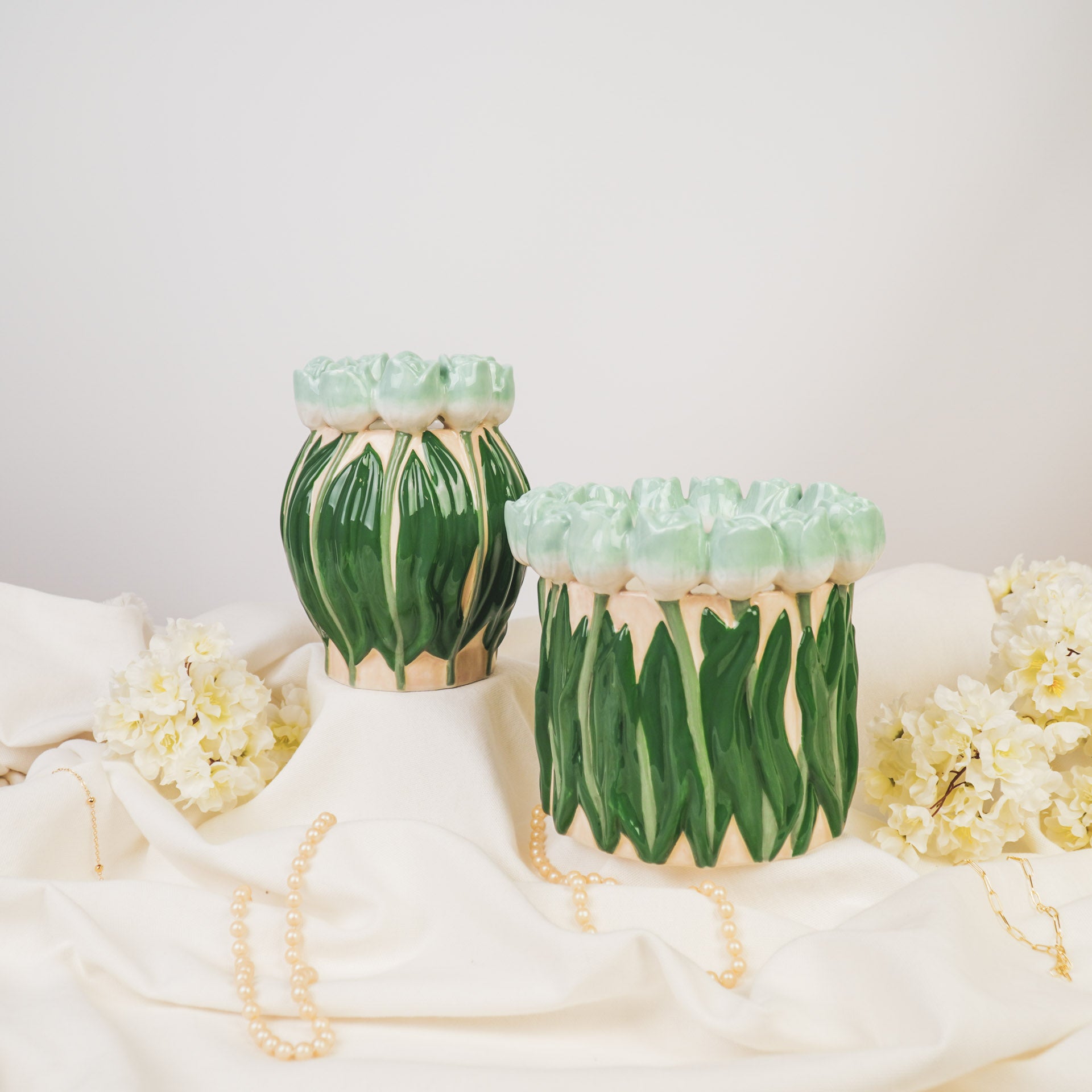 Vaas- Bloemen Vaas met Tulpen -Dolomiet - Mint/ Groen- 14x14x18cm