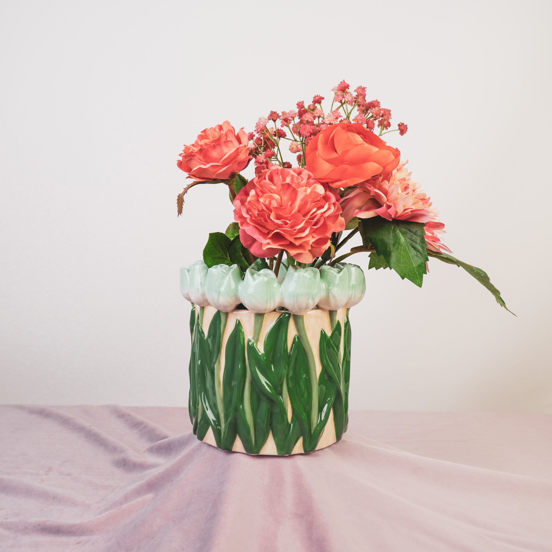 Vaas- Bloemen Vaas met Tulpen - Dolomiet - Mint/ Groen- 17x17x16cm