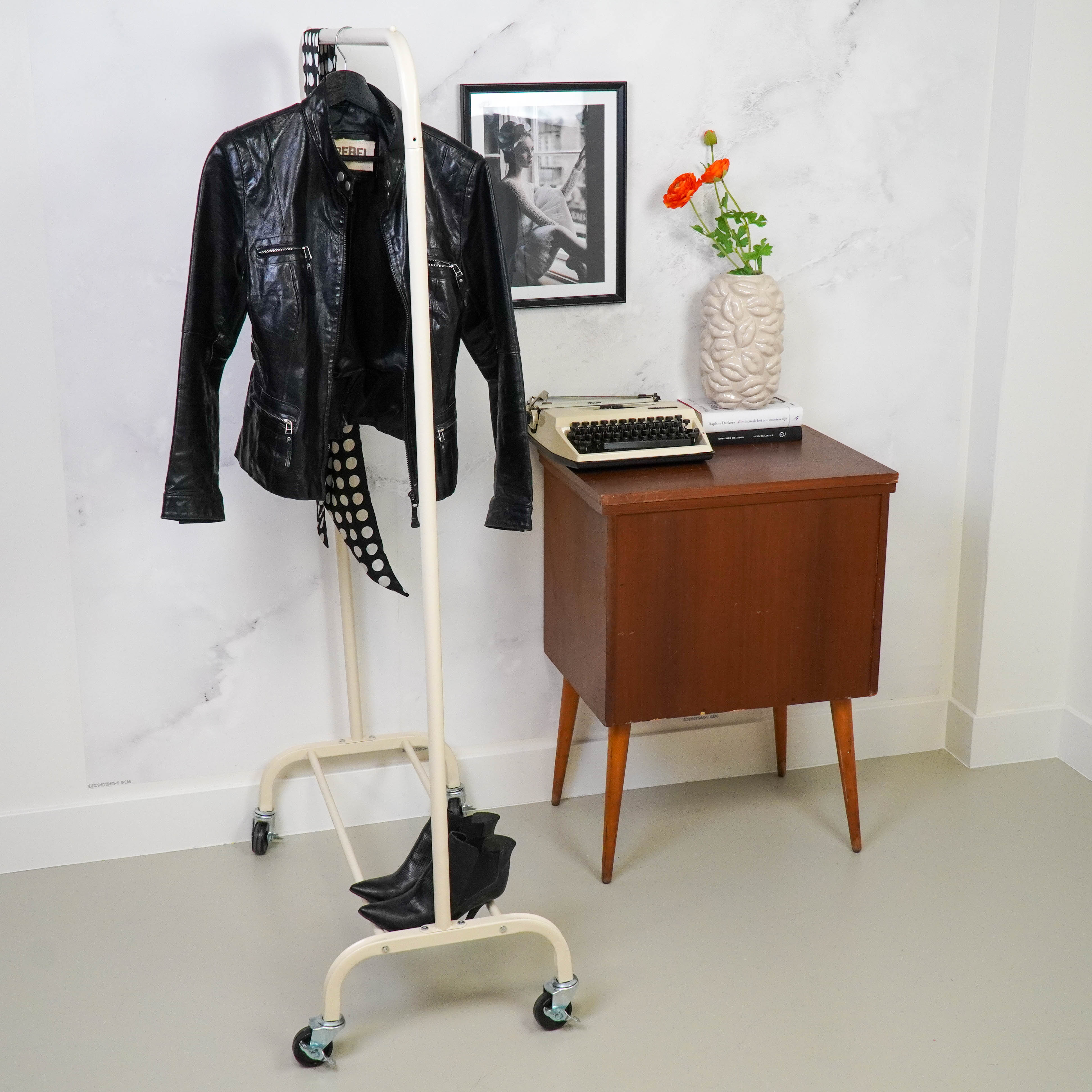 Kledingrek met wieltjes - Metaal - Zand - 80x40x155cm