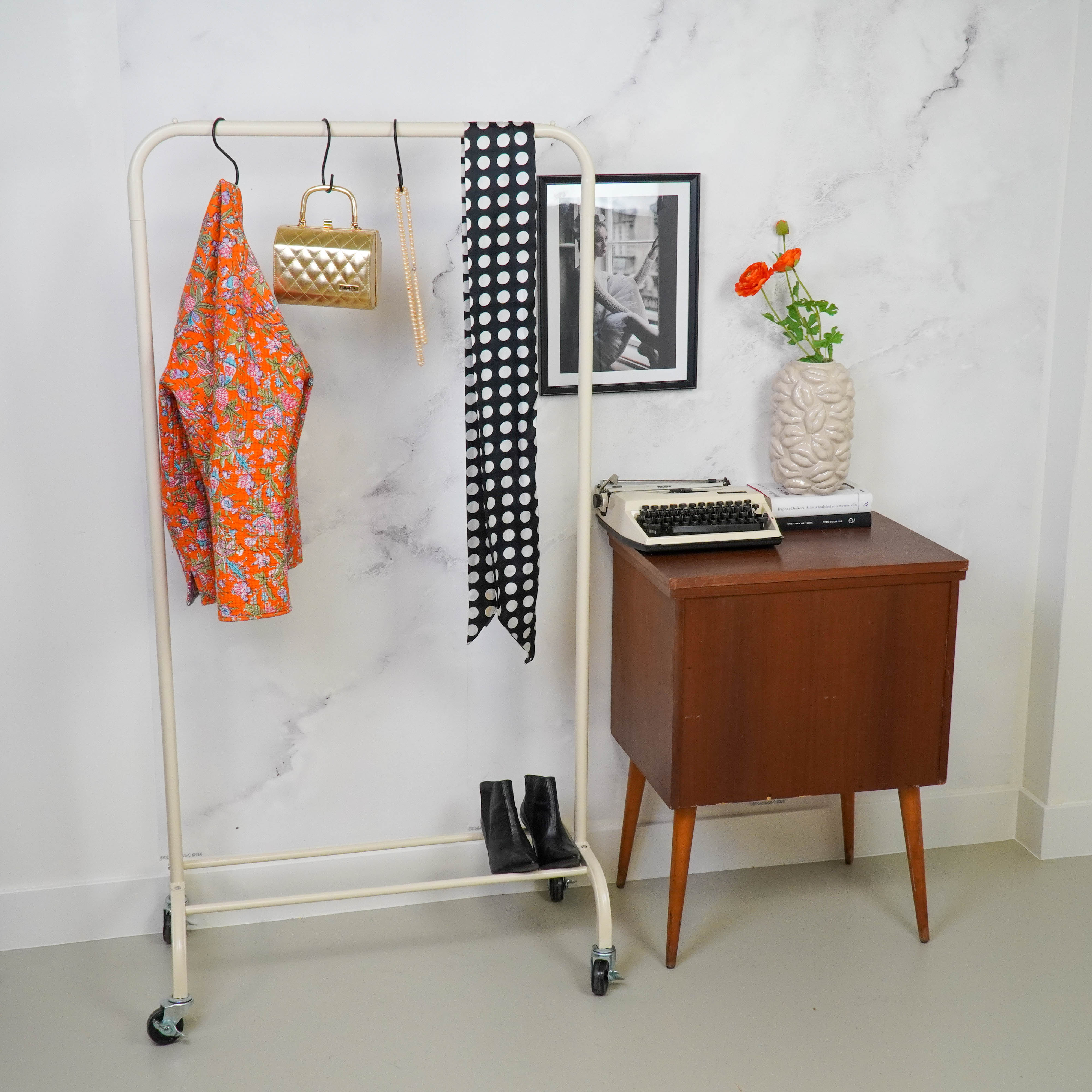 Kledingrek met wieltjes - Metaal - Zand - 80x40x155cm