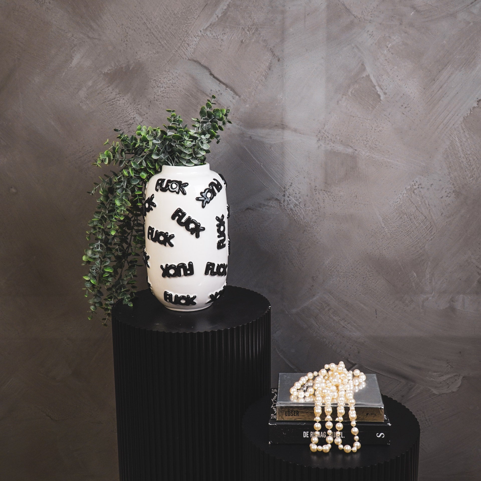 Vaas - Bloemen Vaas 'FUCK' - Keramiek - Wit/Zwart - 17x17x27cm