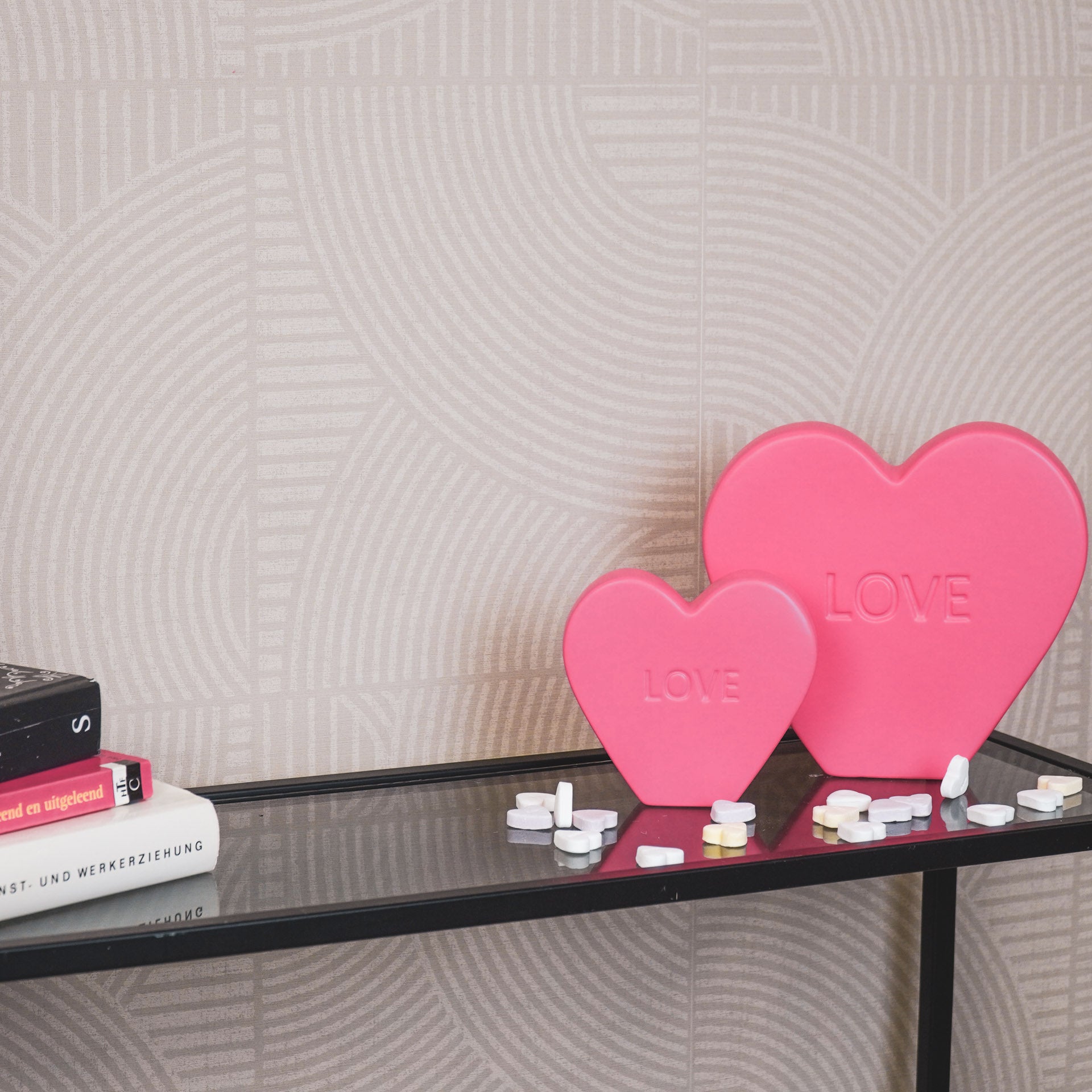 Ornament- Snoephart Beeld 'LOVE'- Keramiek- Fluor Roze- 20x4x18,5cm