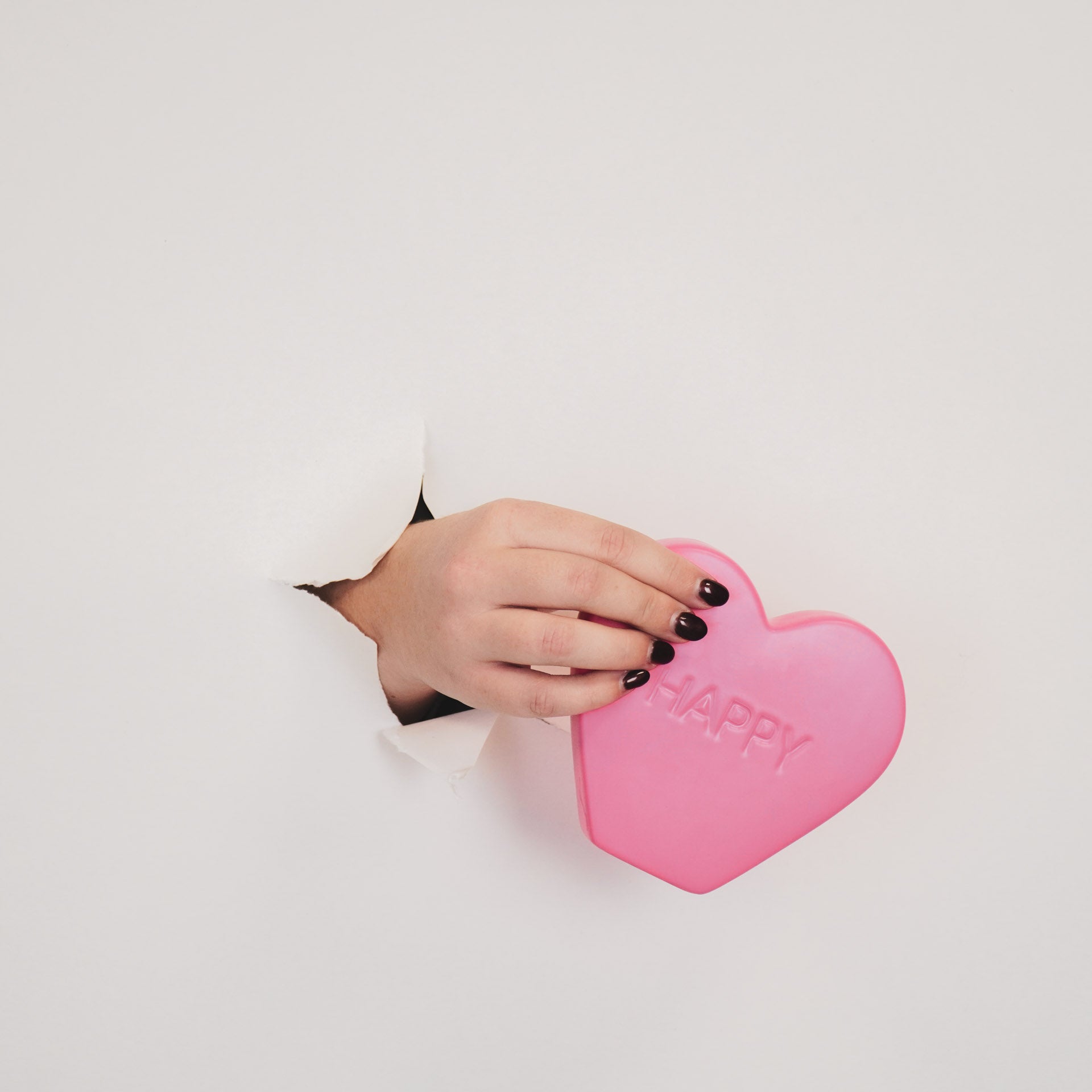 Ornament- Snoephart Beeldje 'HAPPY'- Keramiek- Fluor Roze-13x4x11,5cm
