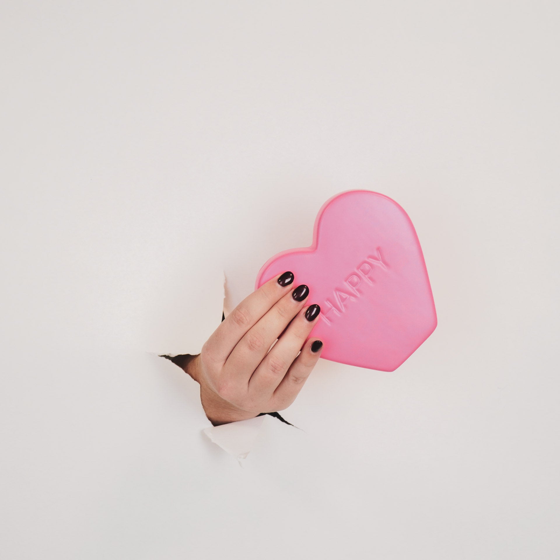Ornament- Snoephart Beeldje 'HAPPY'- Keramiek- Fluor Roze-13x4x11,5cm