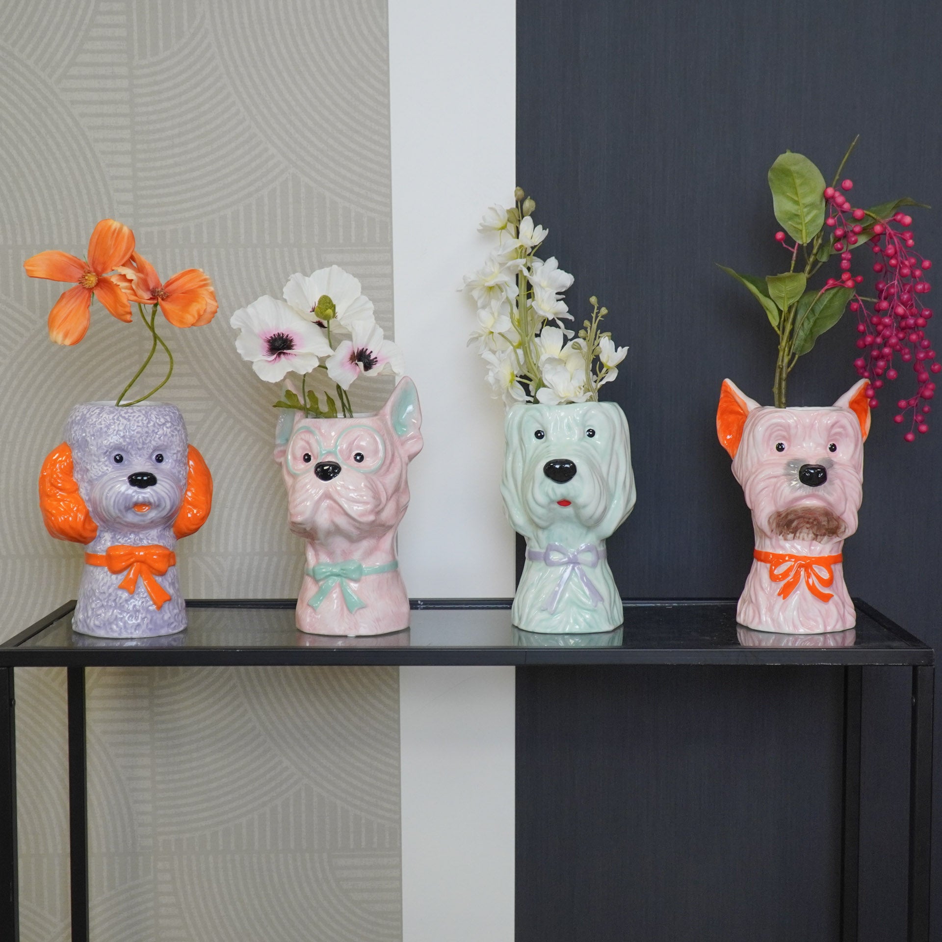 Vaas - Bloemen Vaas - Hond - Dolomiet - Roze/Mintgroen - 13,5x14,5x23cm