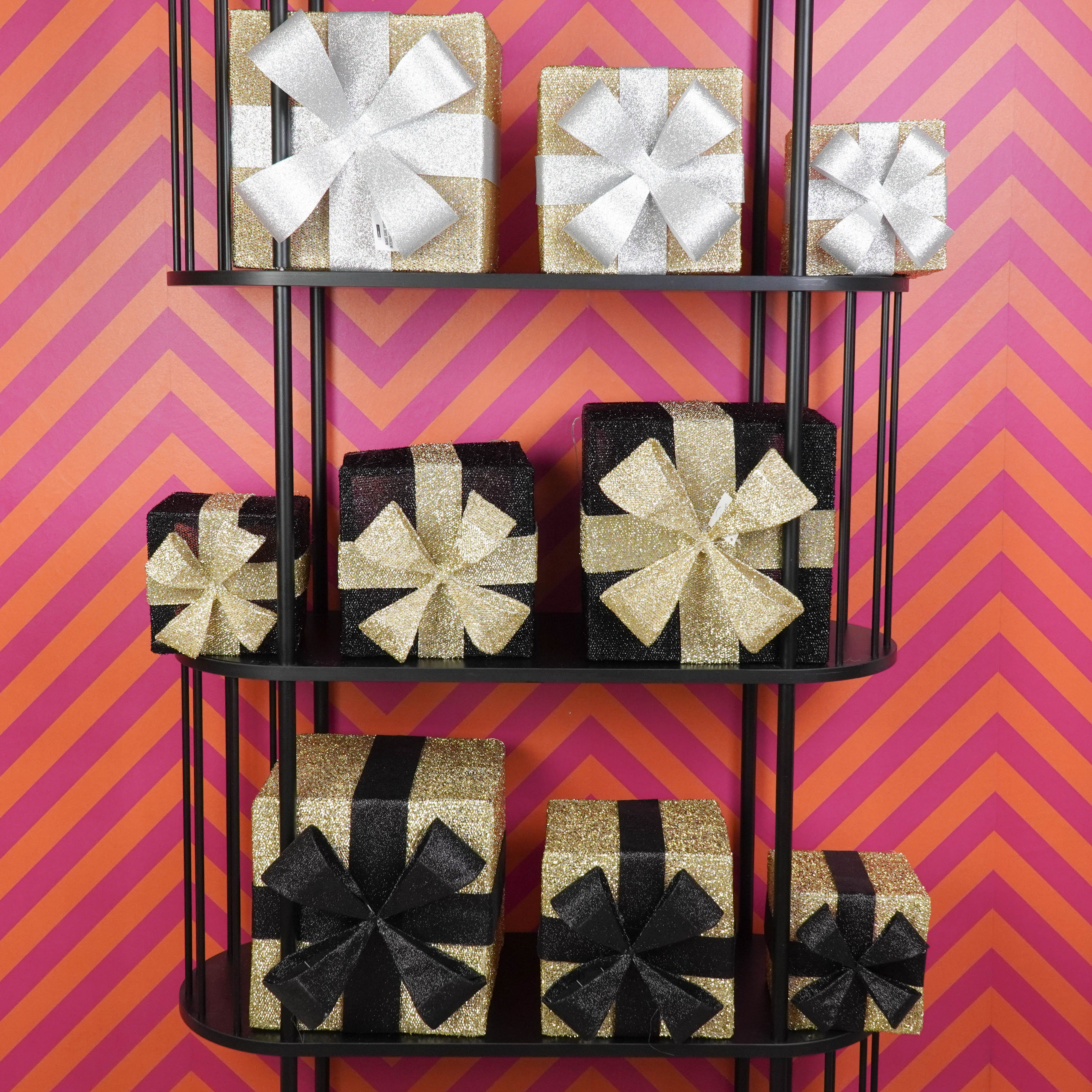 Kerst Led Lamp - Cadeau Set van 3 - Kunststof - Zwart/Goud- 15cm/20cm/25cm