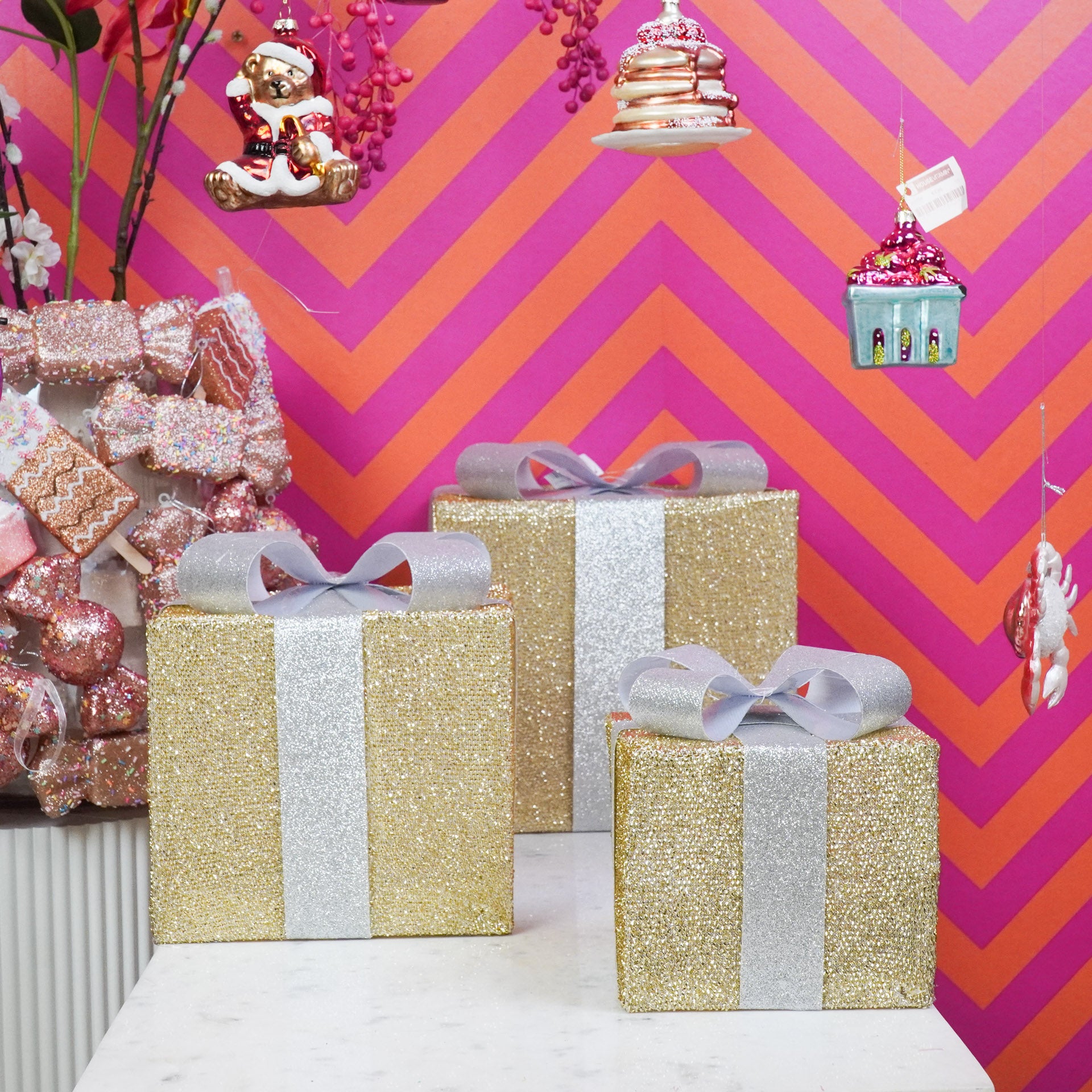 Kerst Led Lamp - Cadeau Set van 3 - Kunststof - Goud/Zilver - 15cm/20cm/25cm