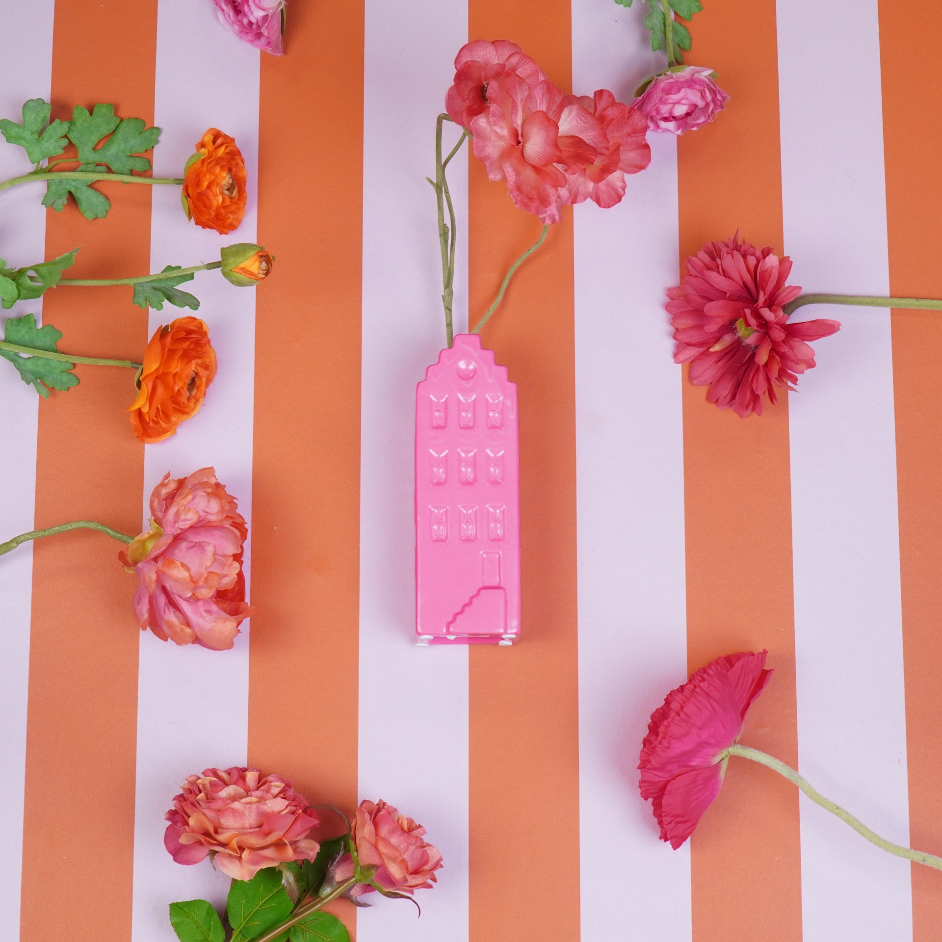 Bloemenvaas- Huis Vaas- Keramiek-Fluor Roze-6x5,5x18 cm