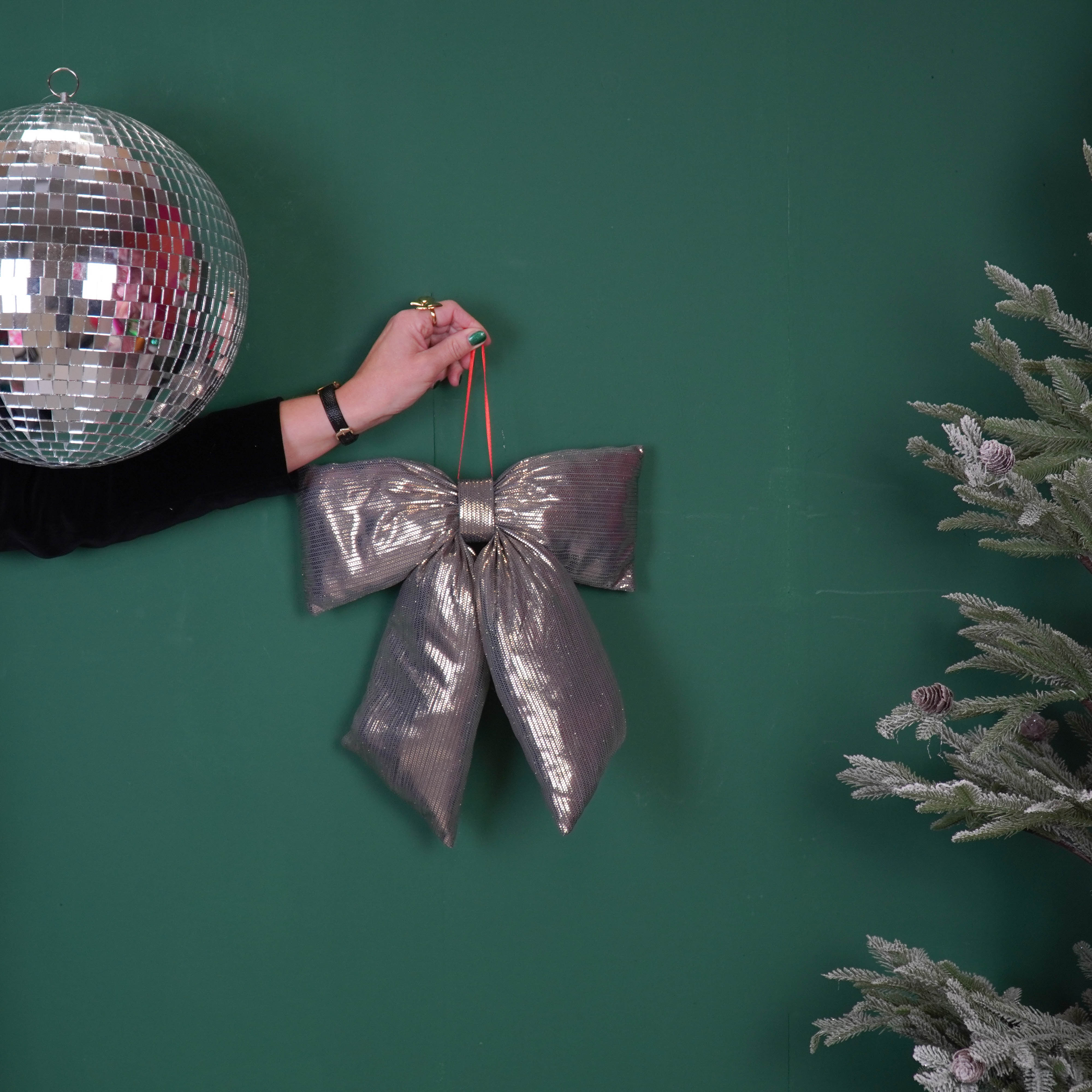 Kerst Decoratie - Strik - Zwart/Goud - Stof - 32x40cm