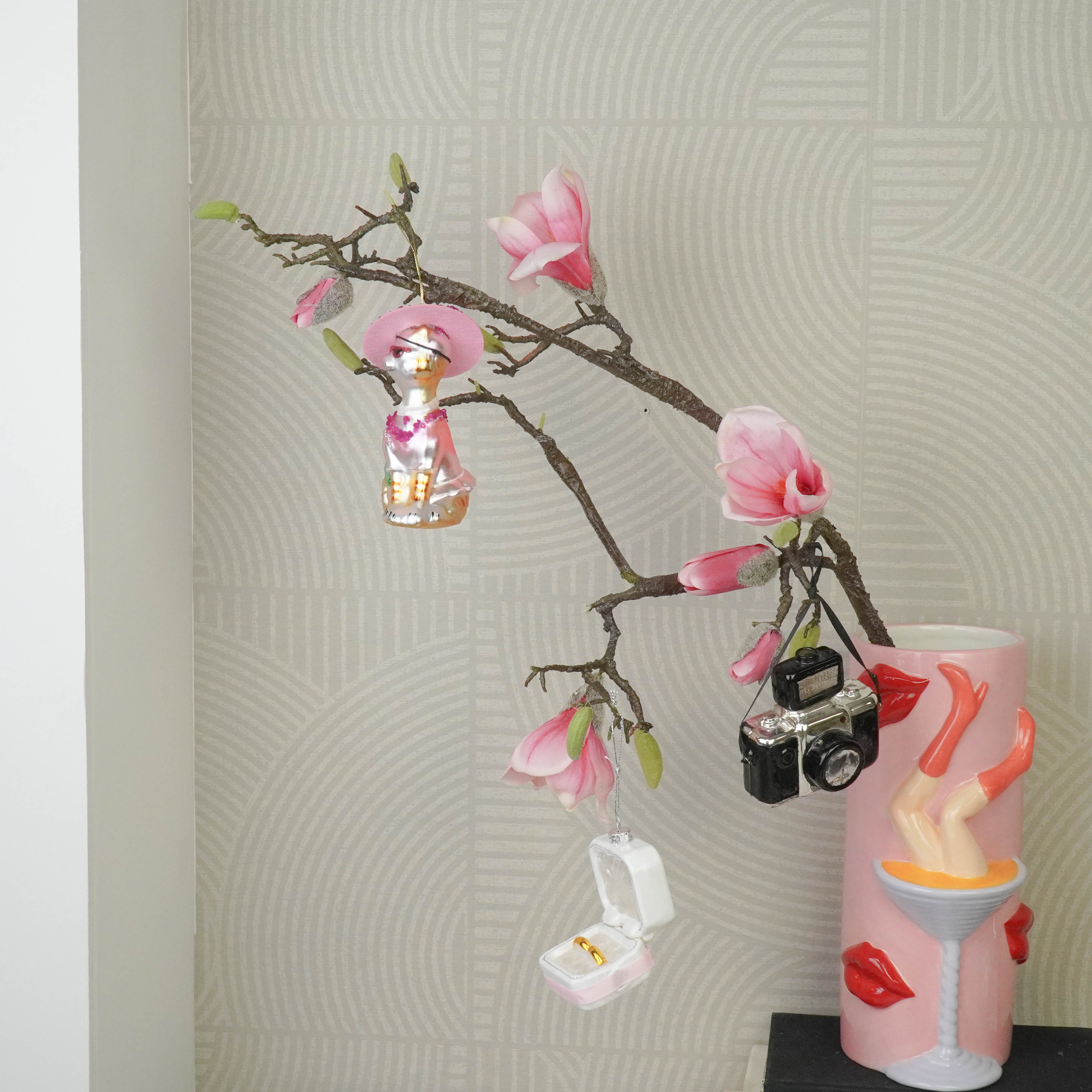 Kerstversiering - Kersthanger - Diva Hond - Wit/ Roze - Glas - 12x6x5cm