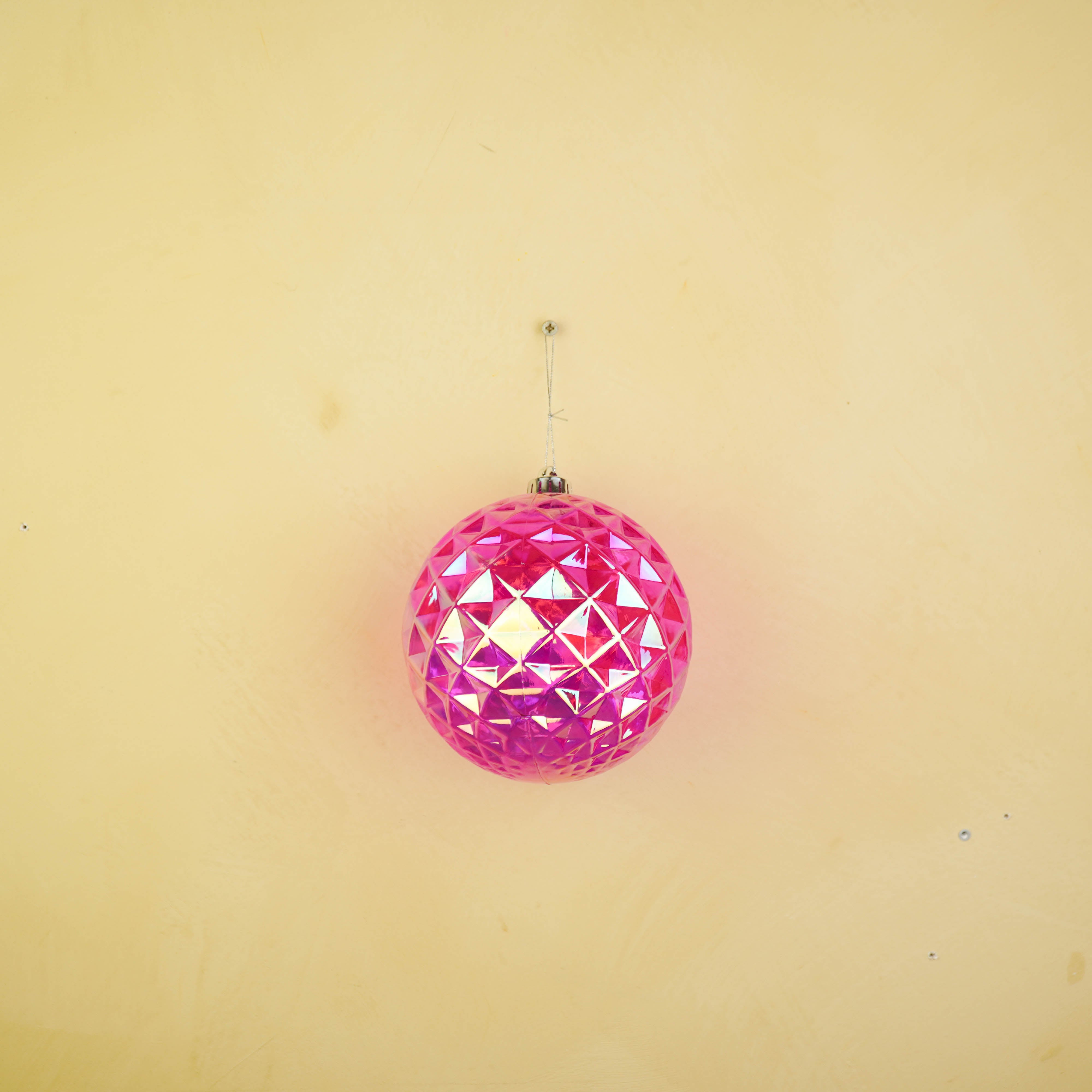 Kersthanger - Kerstbal - Kunststof - Roze - 15x15 cm