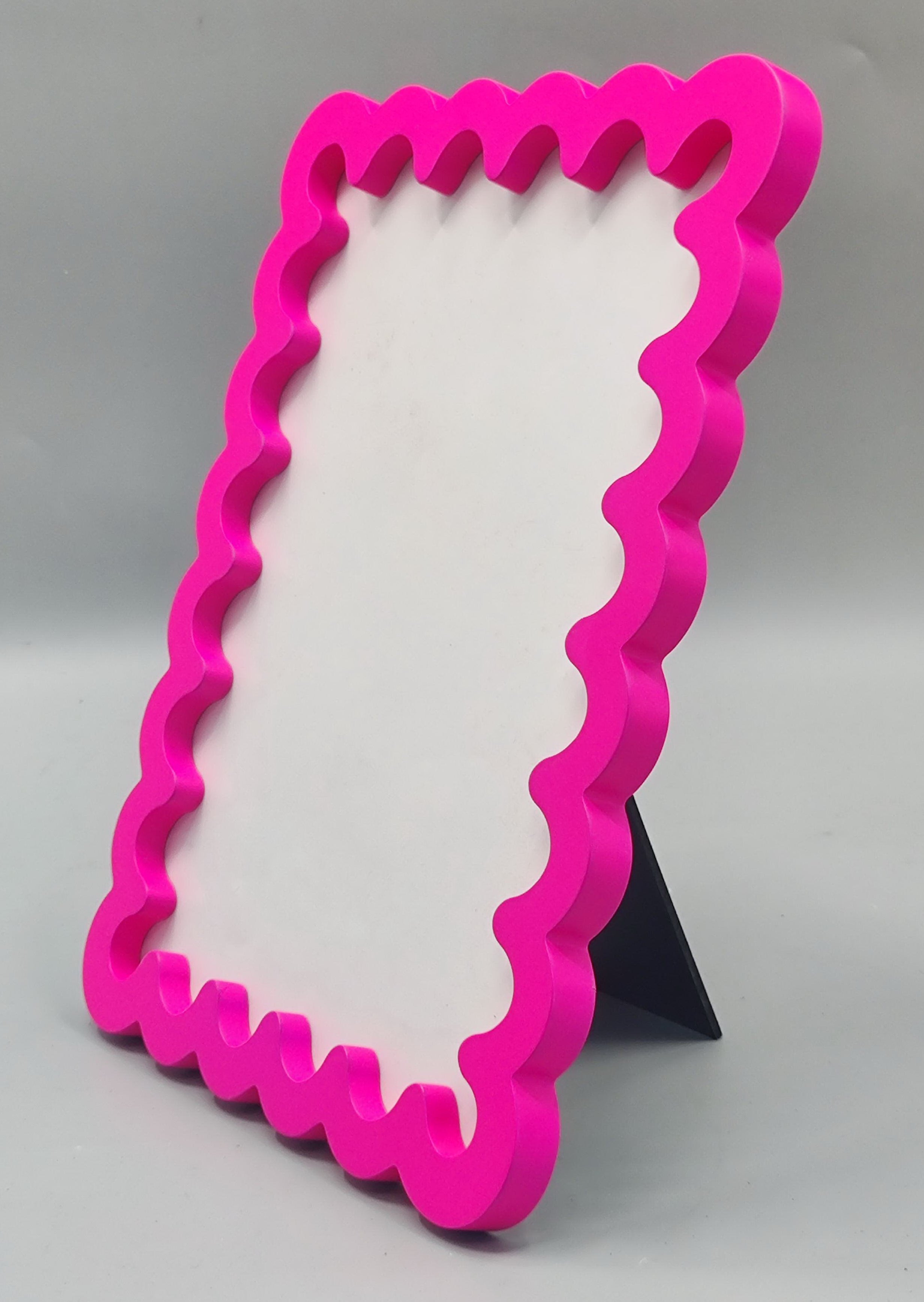 Fotolijst - Golvende Rand - MDF - Fluor Roze - 24x33x1.5cm