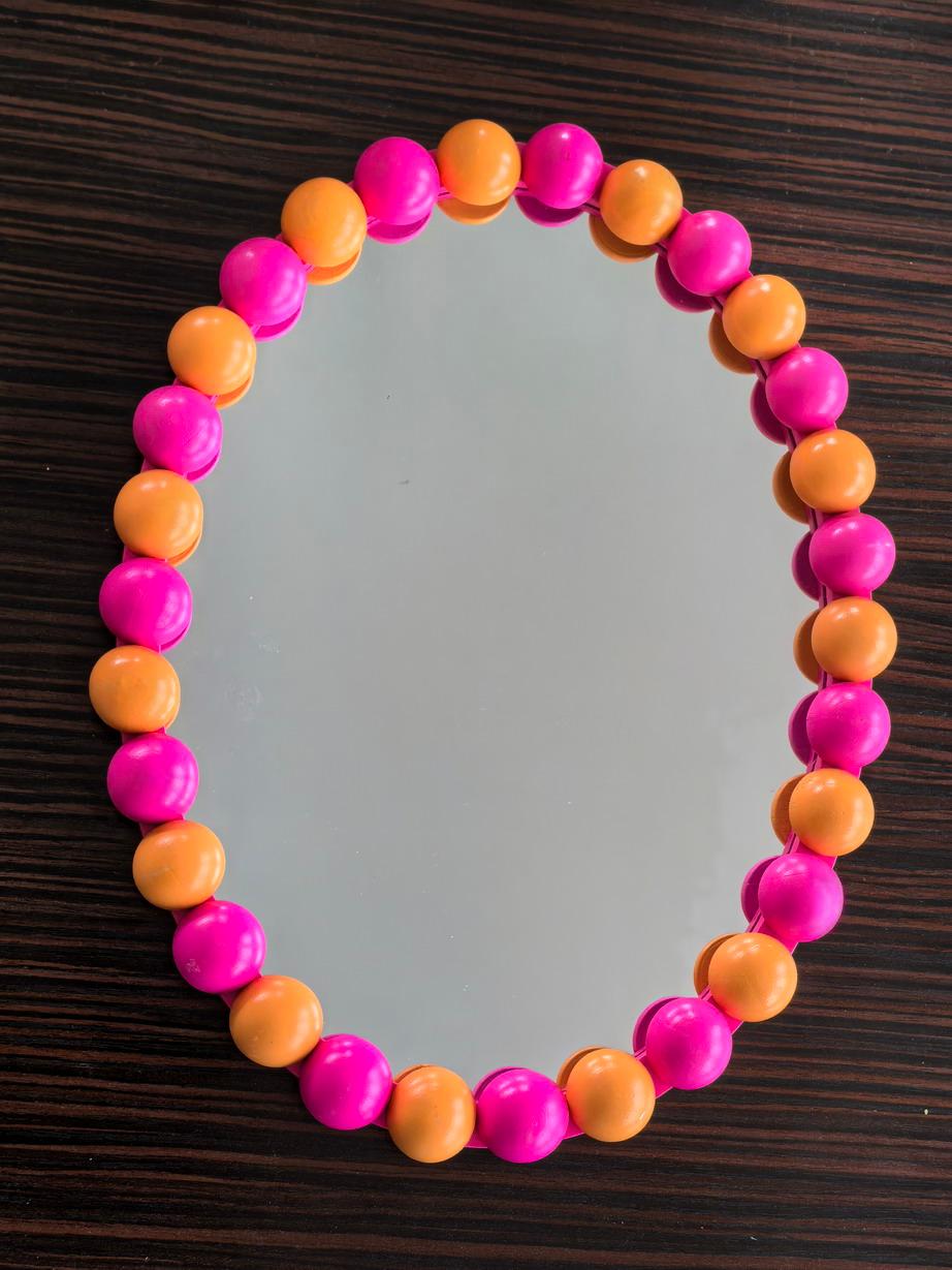Spiegel - Wand Spiegel met Bolletjesrand - MDF/ Glas - Oranje/ Neon Roze - 29x22.5cm