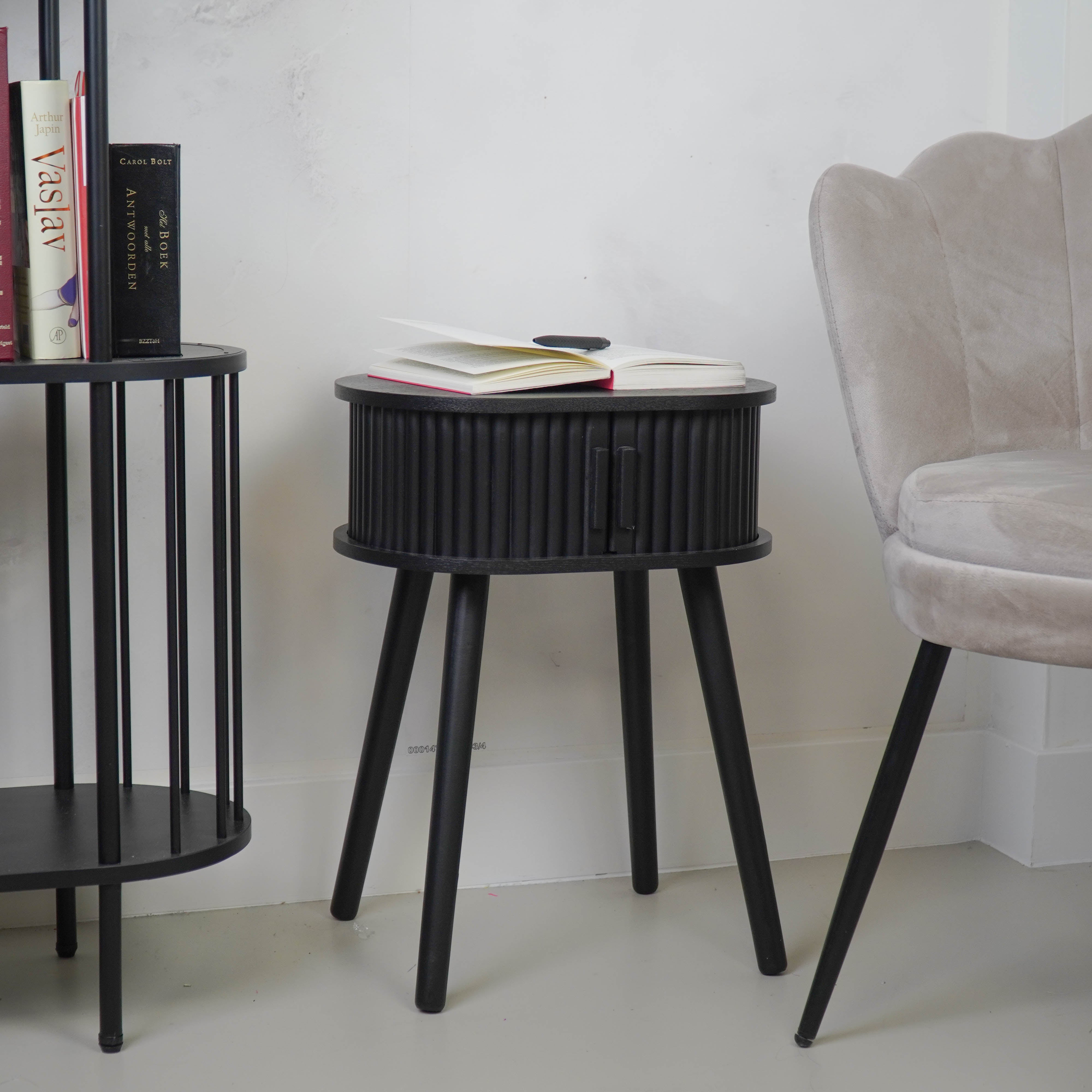 Bijzettafel - Nachtkastje met Schuifdeur van Latten - Zwart - 40x30x53cm