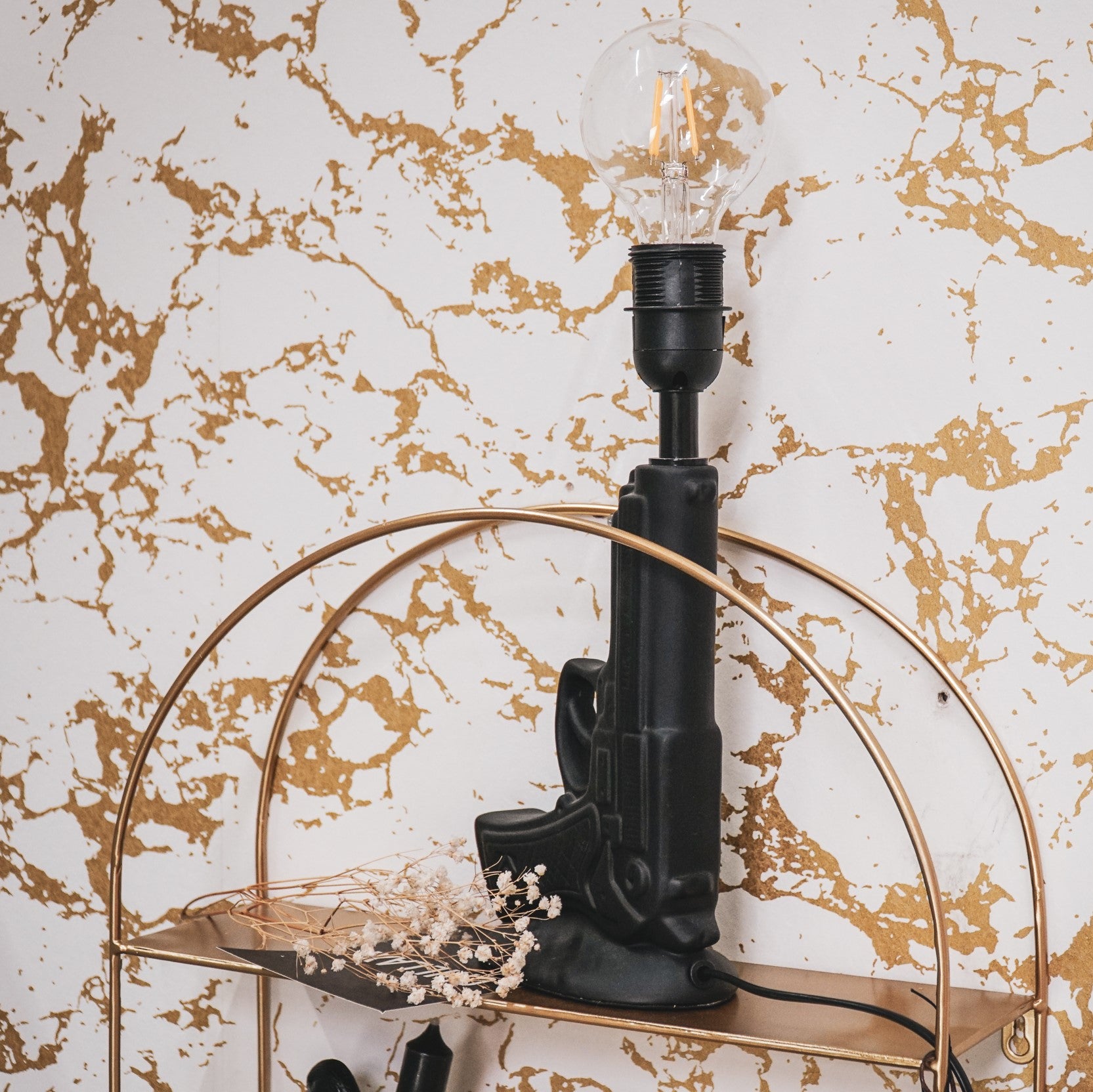 Lamp - Pistool - Keramiek - Zwart - 15x9x32cm