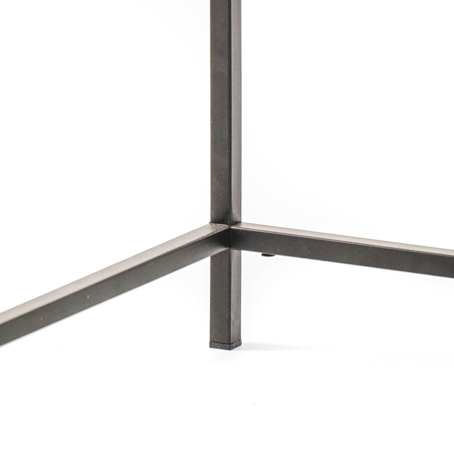 close up metalen poten zwart