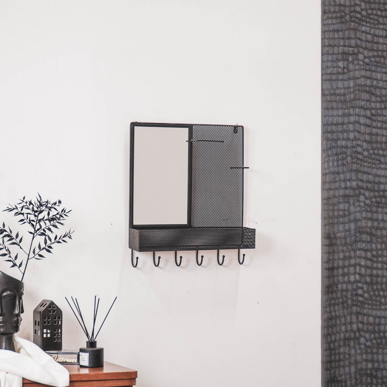 HV Zwart Metalen Spiegel - 40x10x46cm