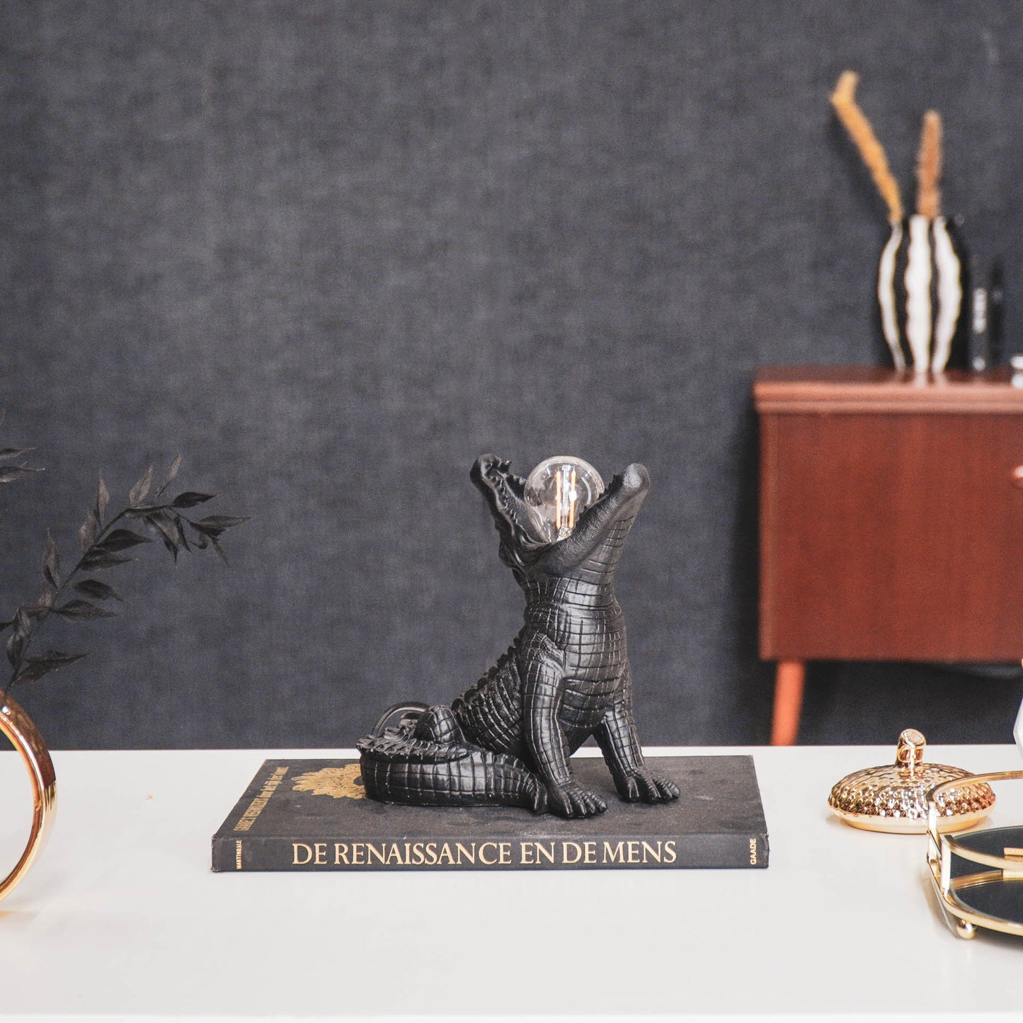 HV Krokodillenlamp - Zwart - 10x17x18,5 cm