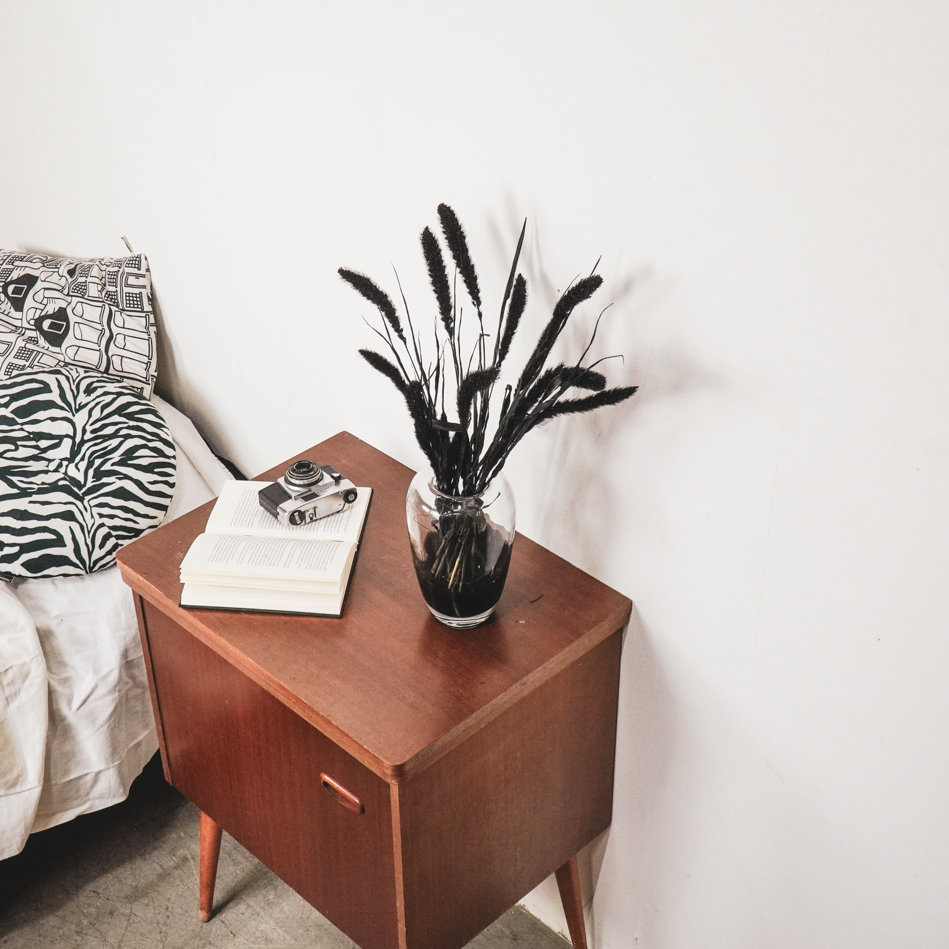 Vaas - Dipdye - Glas - Helder/Zwart - 15x22cm