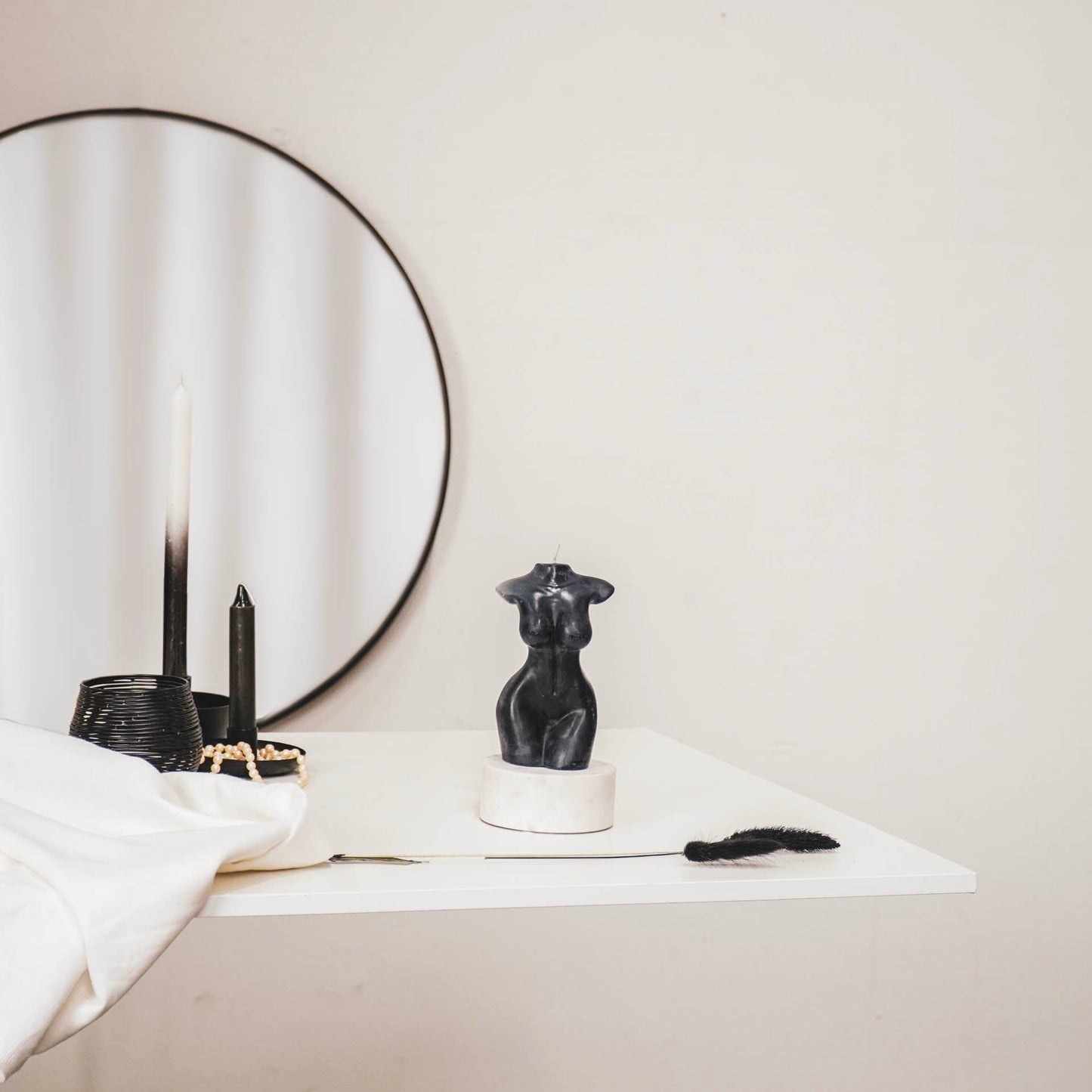 body positivity kaars zwart lichaam vrouw