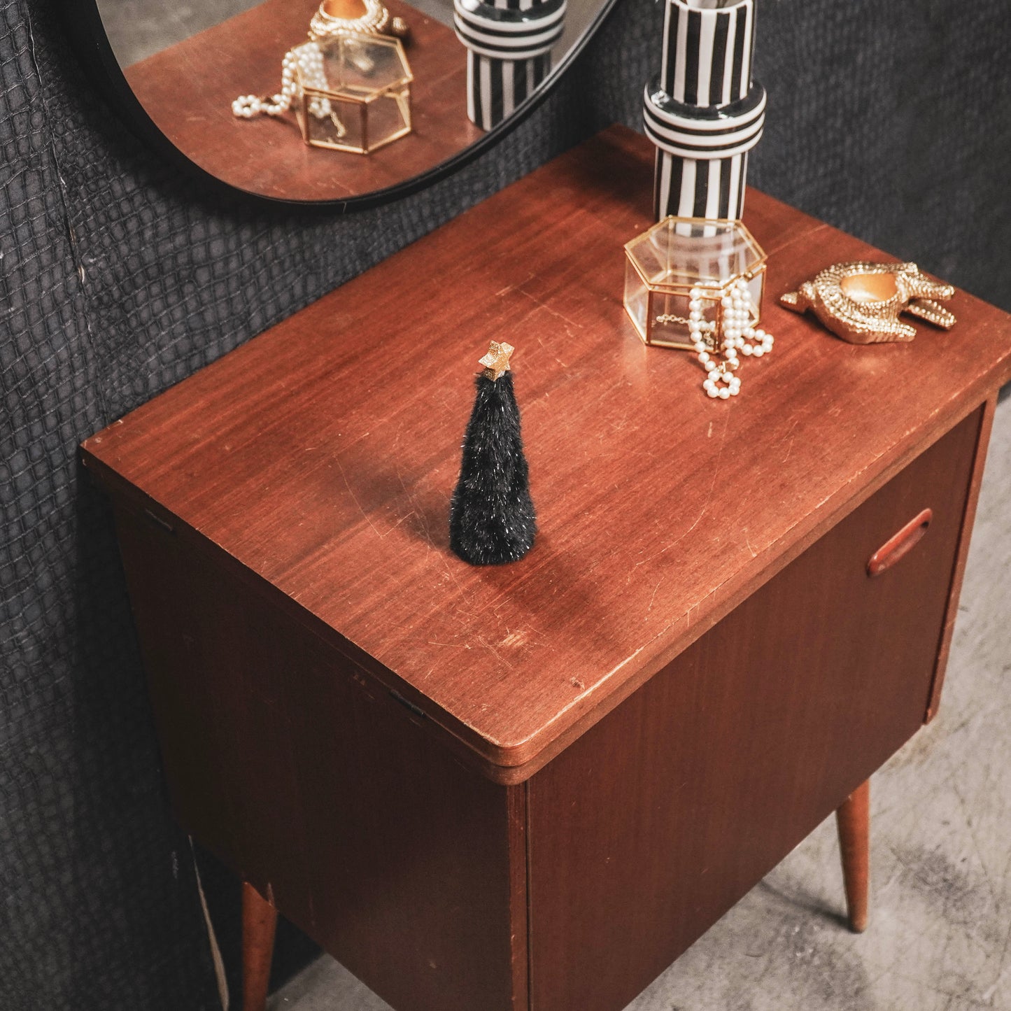 HV Fuzzy Kerstboom Zwart -4.5x4.5x17.5cm