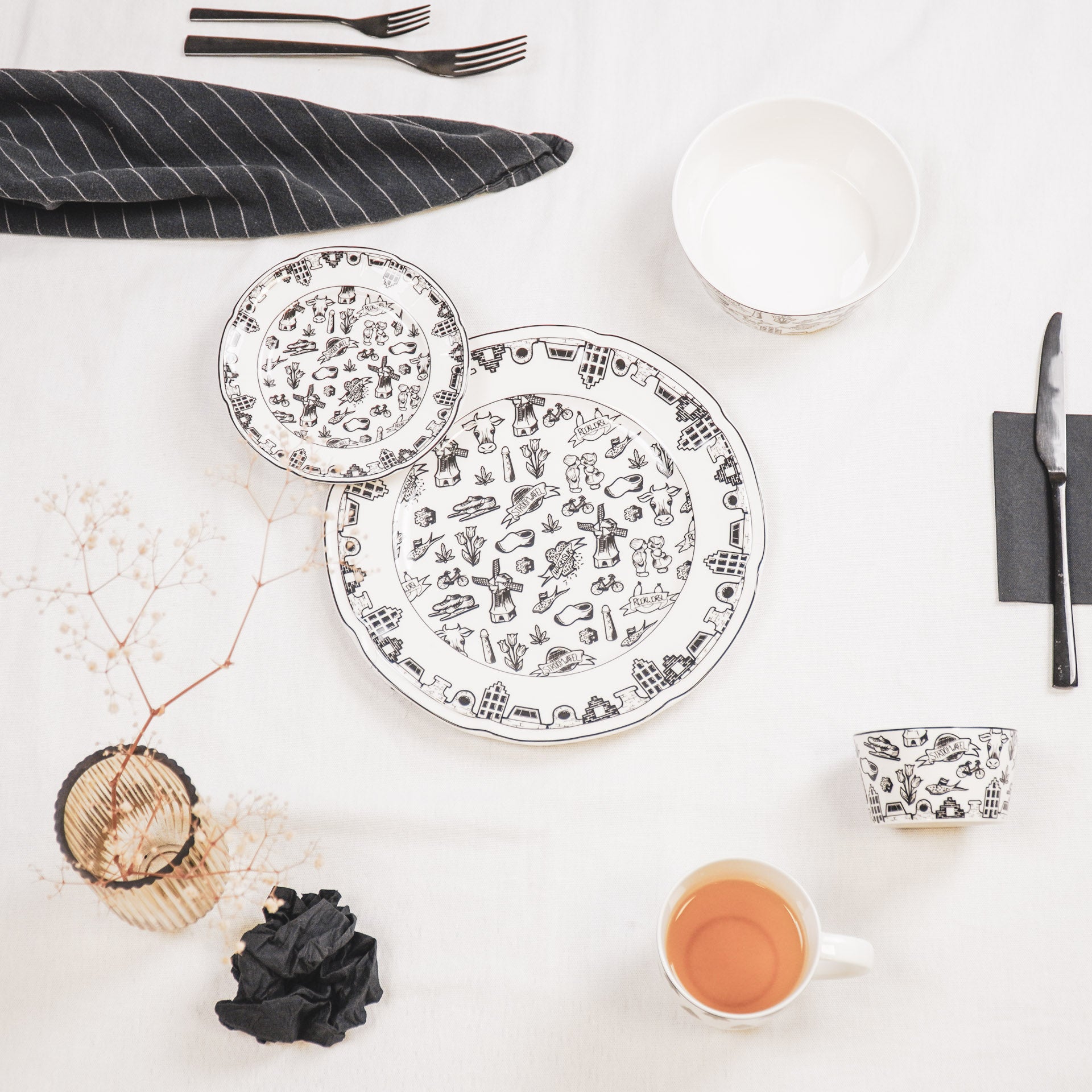 Diner Bord - Dutch Black - Newbone China - Ø26cm