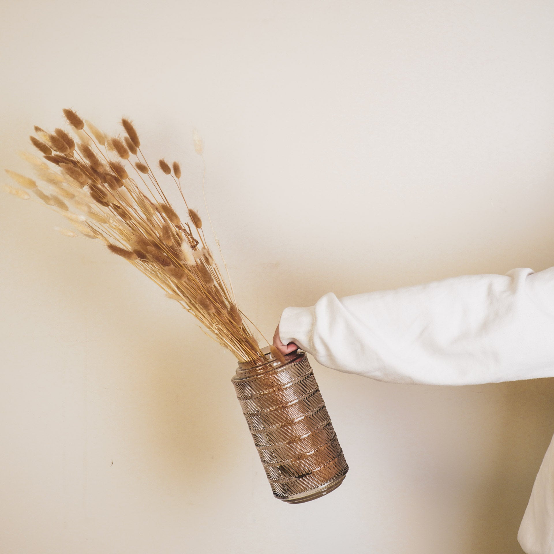 Vaas- Hoge Bloemenvaas- Relief- Glas- Bruin- 12,5x23cm