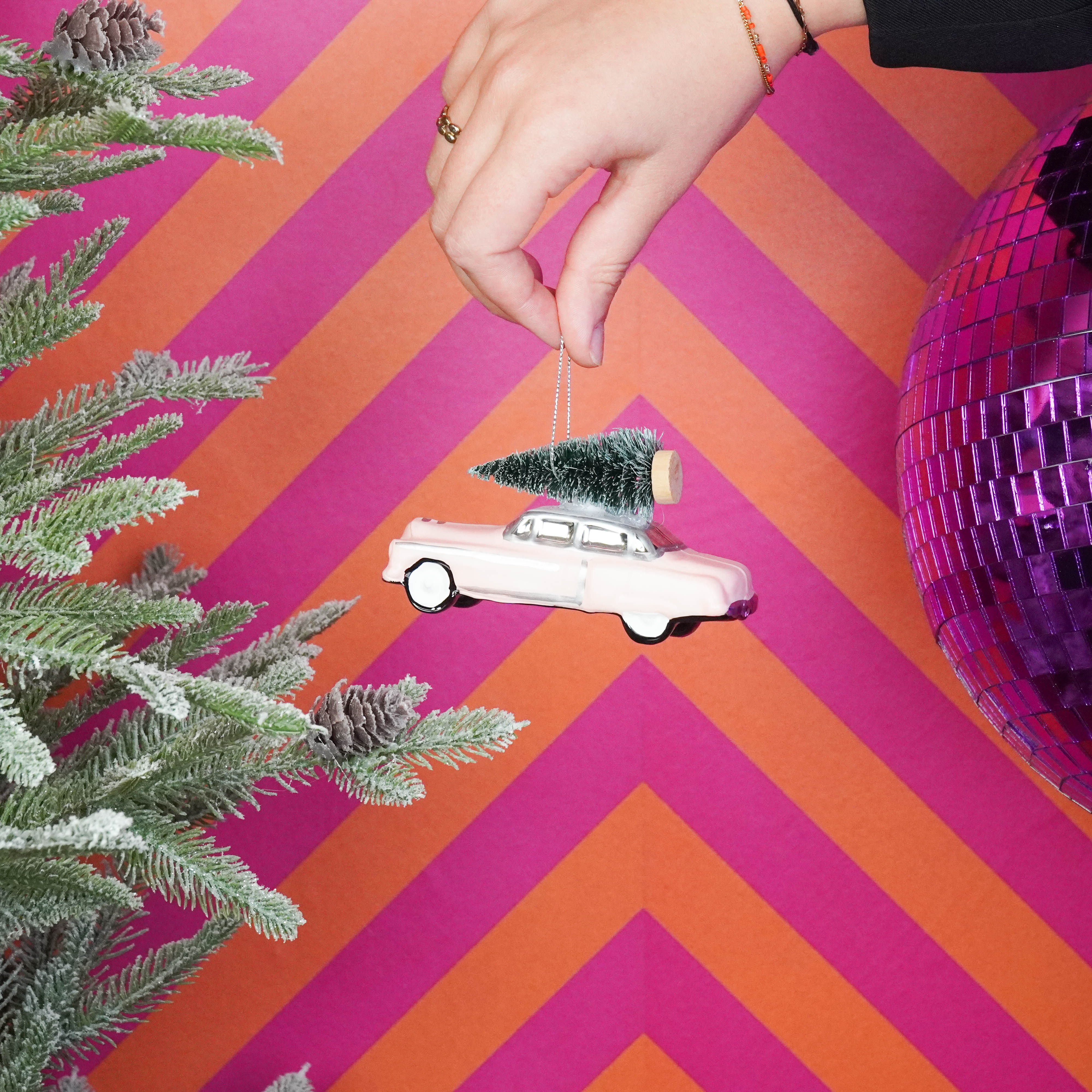 Kerstversiering - Kersthanger - Mustang Auto - Glas - Roze - 12x5x7cm